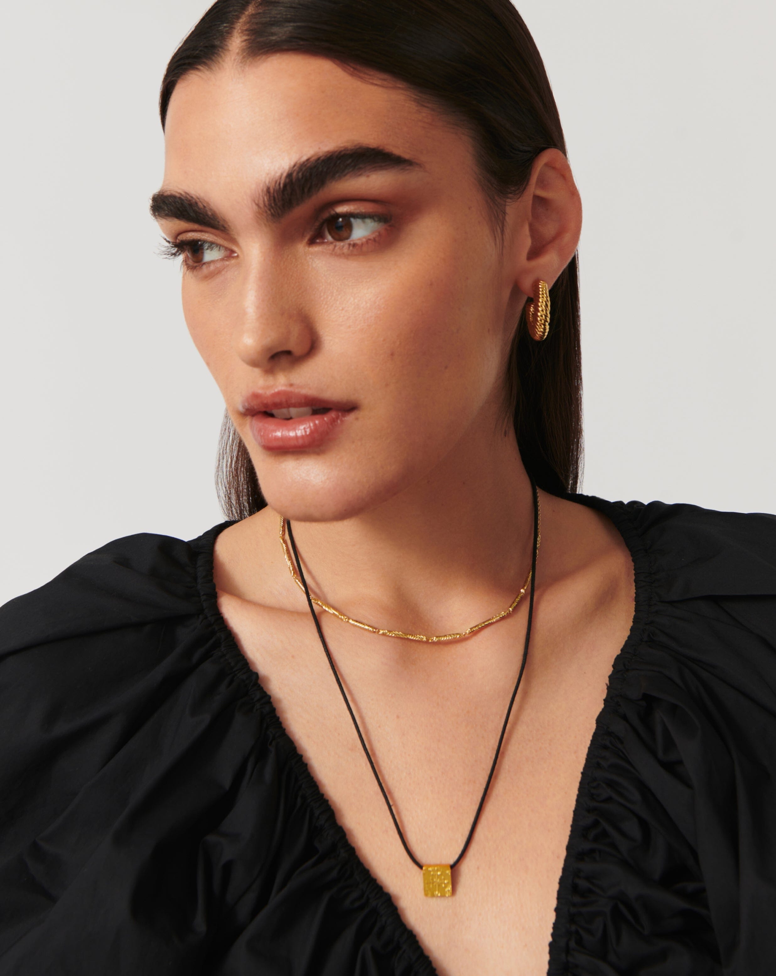 Trendy Wavy Ridge Chain Choker Necklace for Women - Elegant Layered Gold & Silver Statement Piece | Perfect for Parties, Date Nights & Everyday Wear