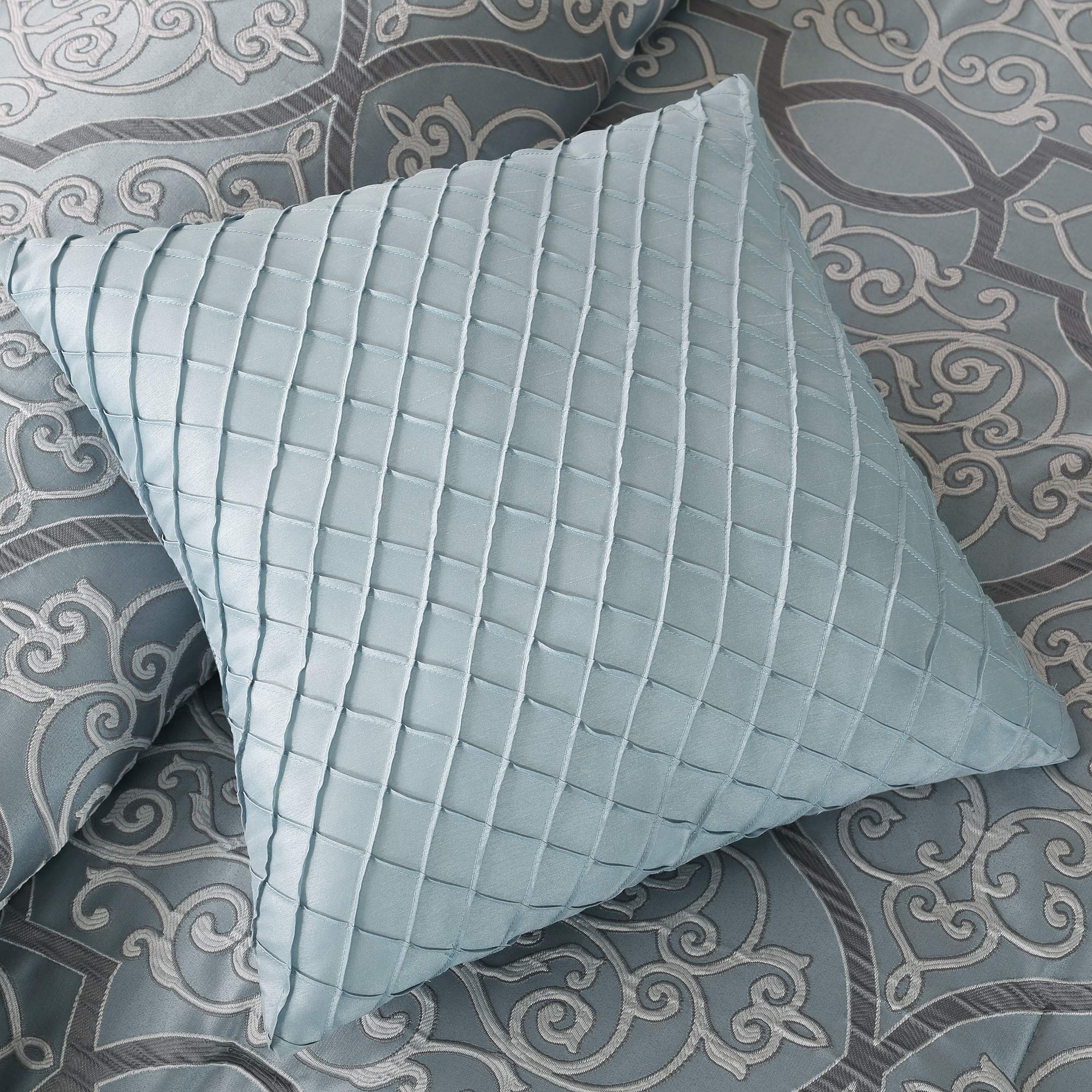 Madison Park Lavine 12-Piece Queen Size Bed in a Bag Comforter Set - Luxe Jacquard Down Alternative Bedding with Cotton Sheets, Bed Skirt & Pillow Shams | All-Season Soft Blue Traditional Design for Cozy Bedroom Decor