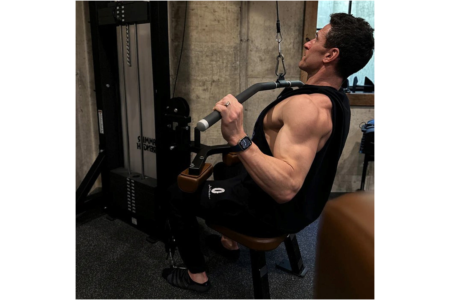 Hammer Strength HD Elite Dual Pulldown Row Machine - Commercial Gym Equipment for Back & Arm Workouts - Perfect for Home & Professional Training Studios