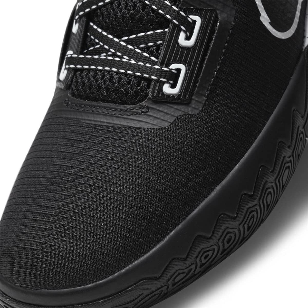 **Nike Unisex Basketball Shoes for Men & Women – High-Performance Court Sneakers for Indoor & Outdoor Play**