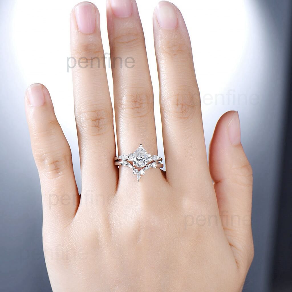 2pcs Pear Shaped Nadia Moissanite Engagement Ring Set - Elegant Wedding & Proposal Jewelry for Women - Perfect for Anniversaries, Valentine's Day & Special Occasions