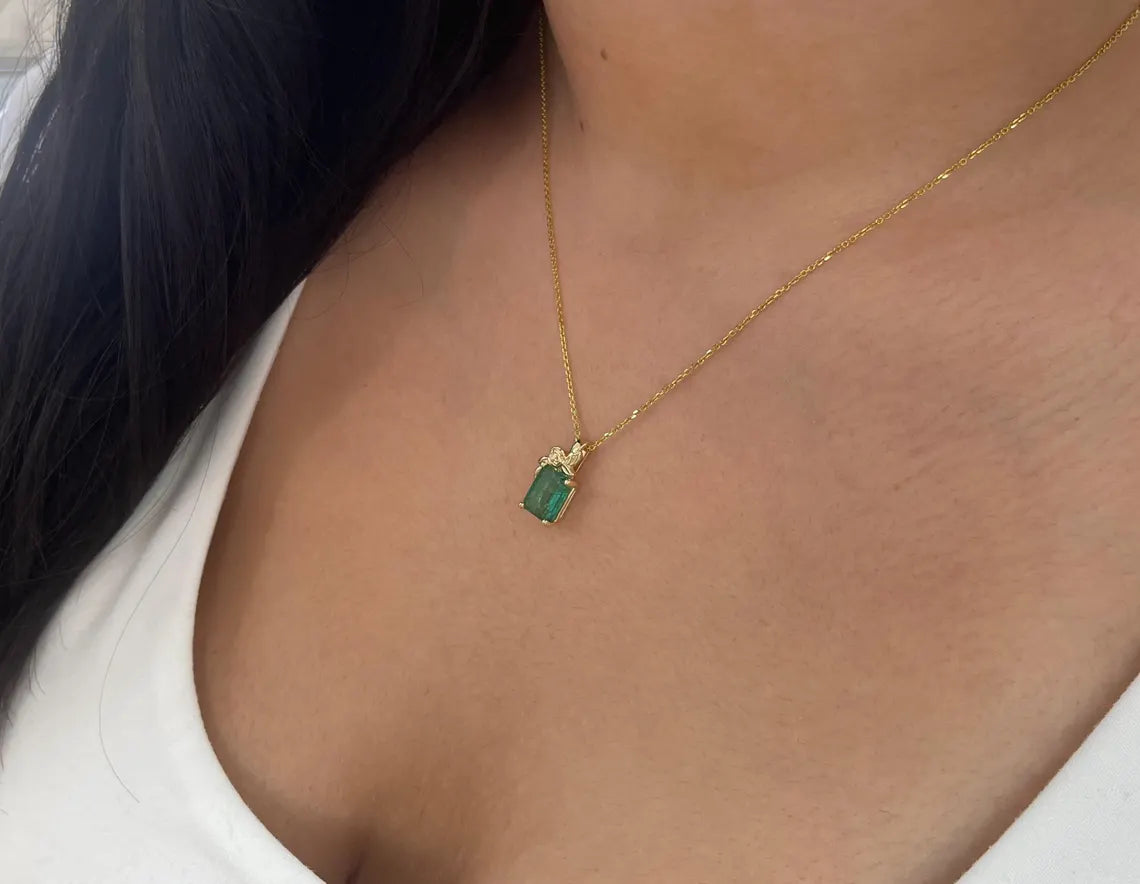 2.61ct Natural Emerald Cut Green Gemstone Floral Pendant Necklace for Women - Elegant Jewelry Gift for Birthday, Anniversary & Special Occasions