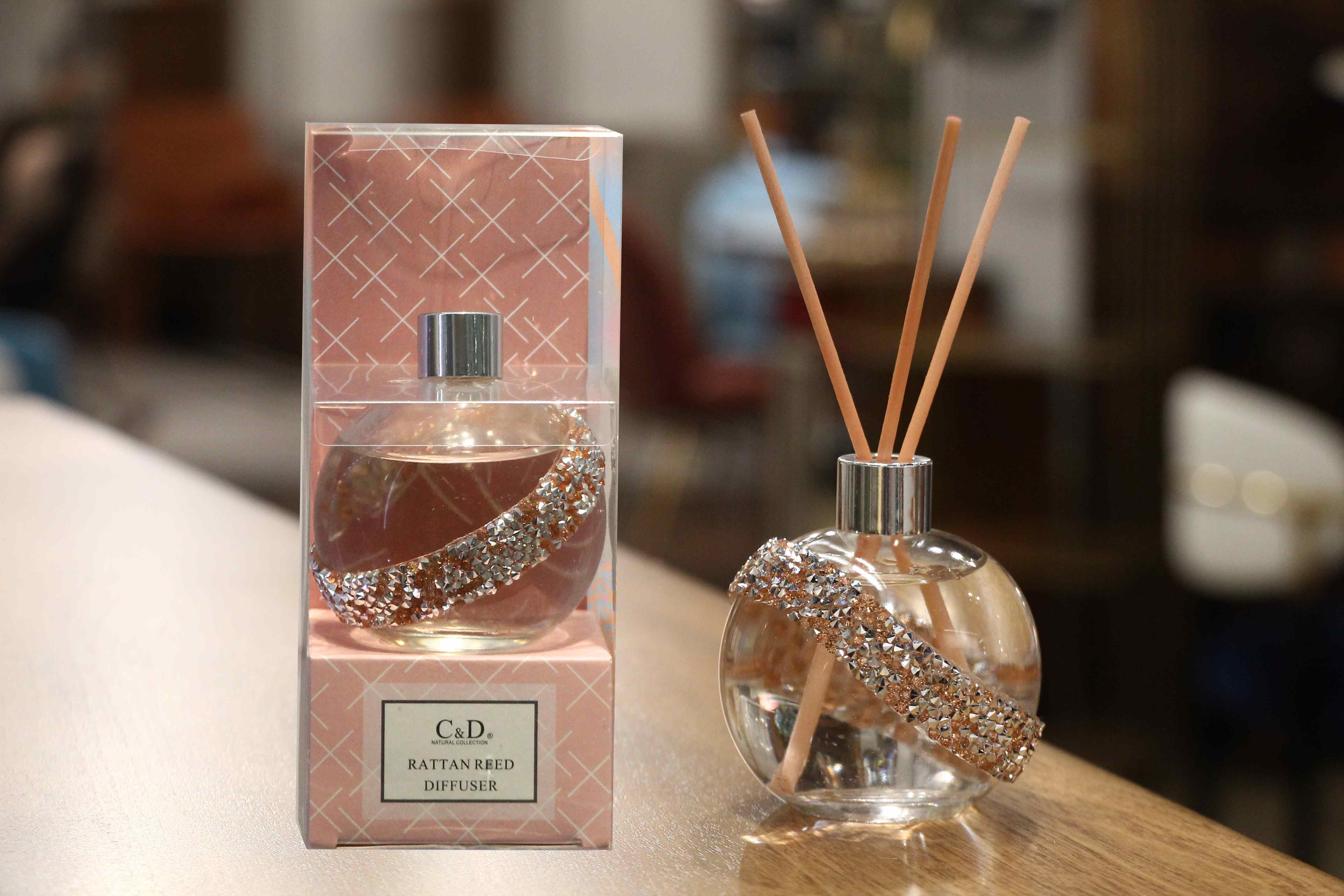 Glitter Diffuser for Essential Oils - Aromatherapy Oil Diffuser with Glitter Effect for Home, Office & Spa | Perfect for Relaxation, Meditation & Gifts
