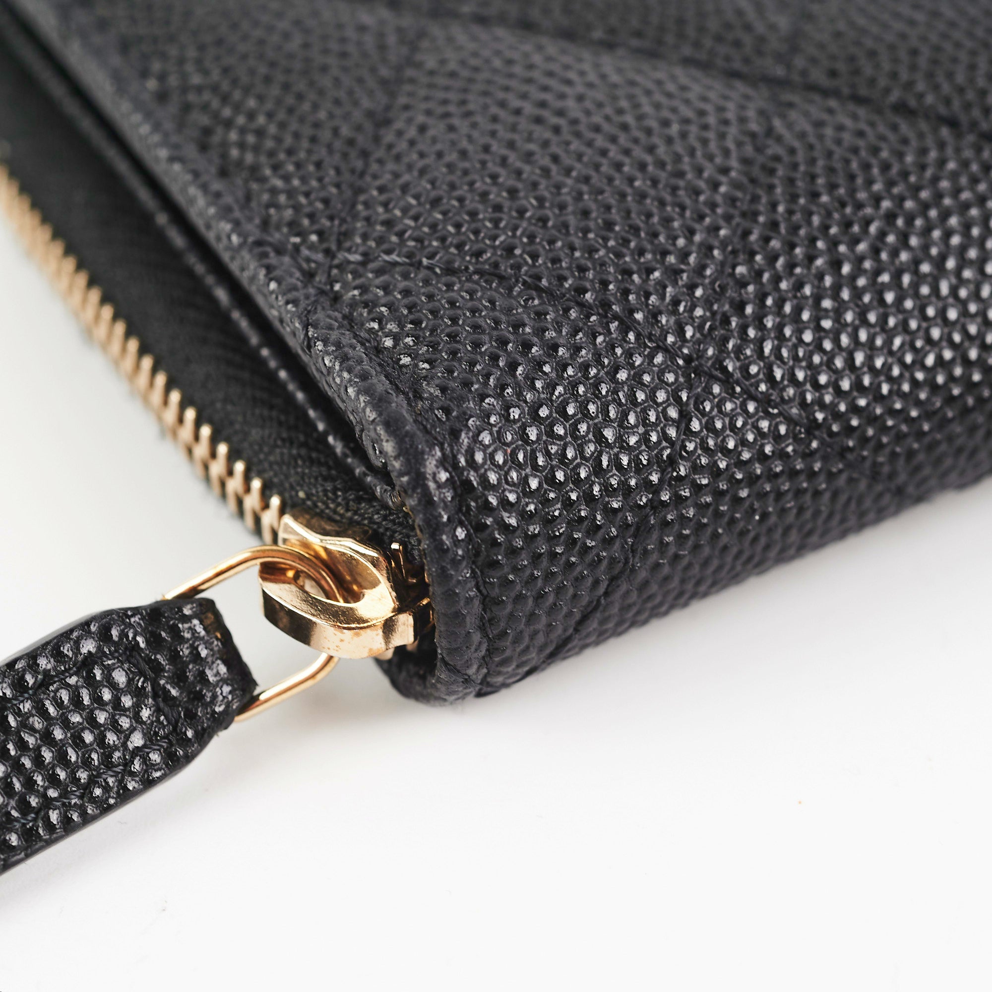 Chanel Black Caviar Leather Card Holder - Luxury Compact Wallet for Credit Cards & ID - Perfect for Everyday Use, Travel & Gifting