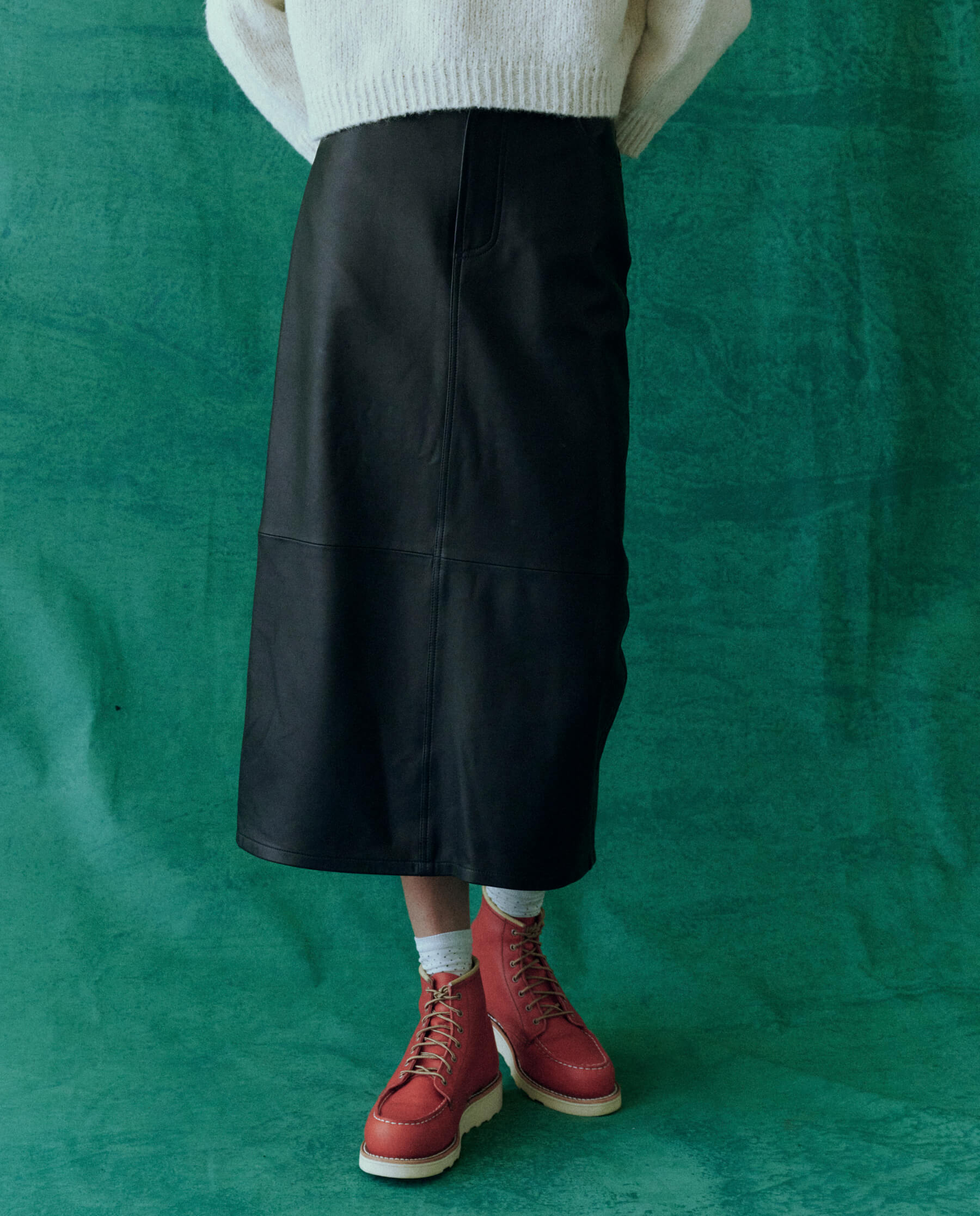 Elegant Black Leather Column Skirt for Women - High Waist Pencil Skirt - Office Wear & Night Out Outfit - Perfect for Business, Party, and Date Nights