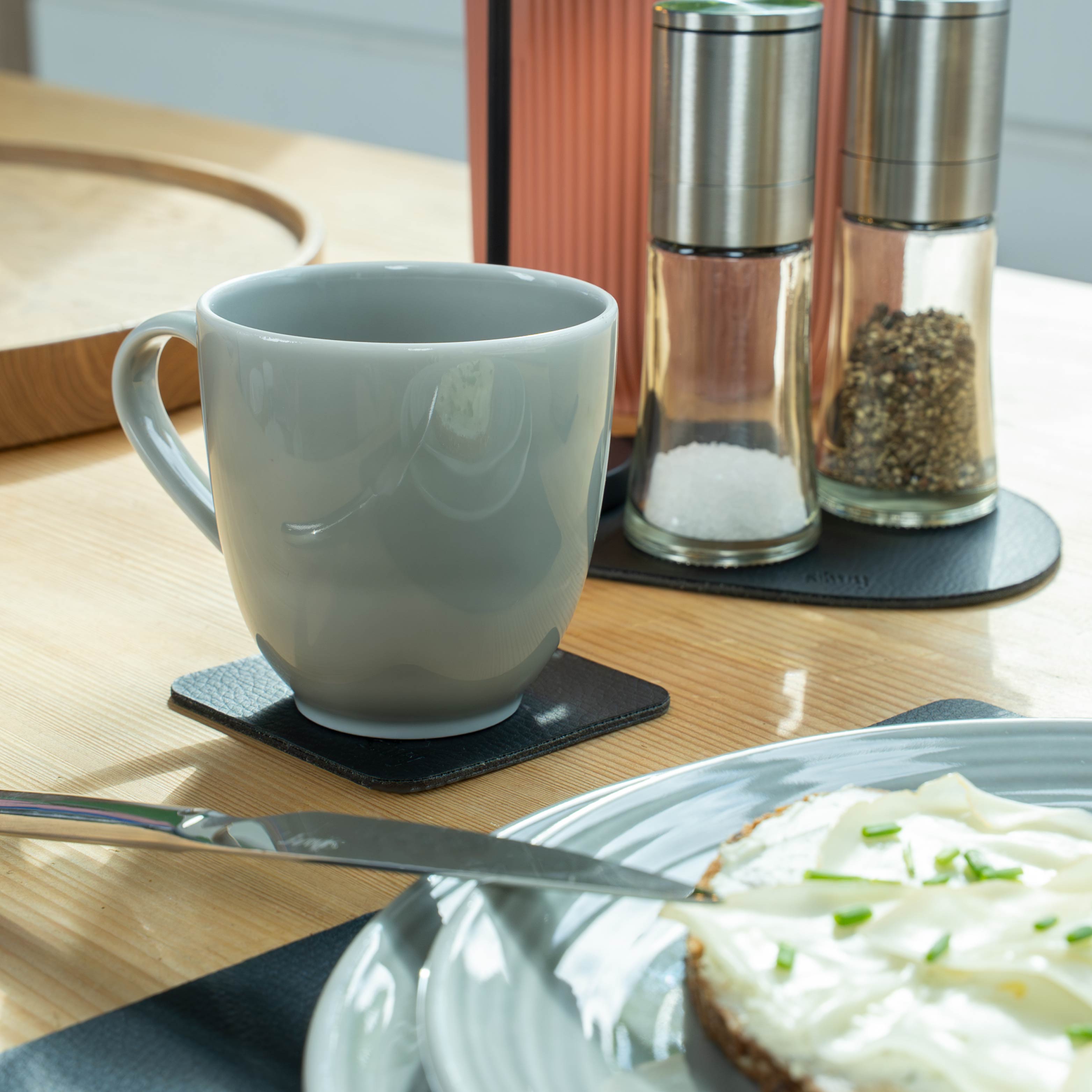 Premium Magnetic Porcelain Mugs in Cyan - Perfect for Office, Home & Travel - Stylish & Functional Drinkware for Coffee, Tea & Hot Beverages