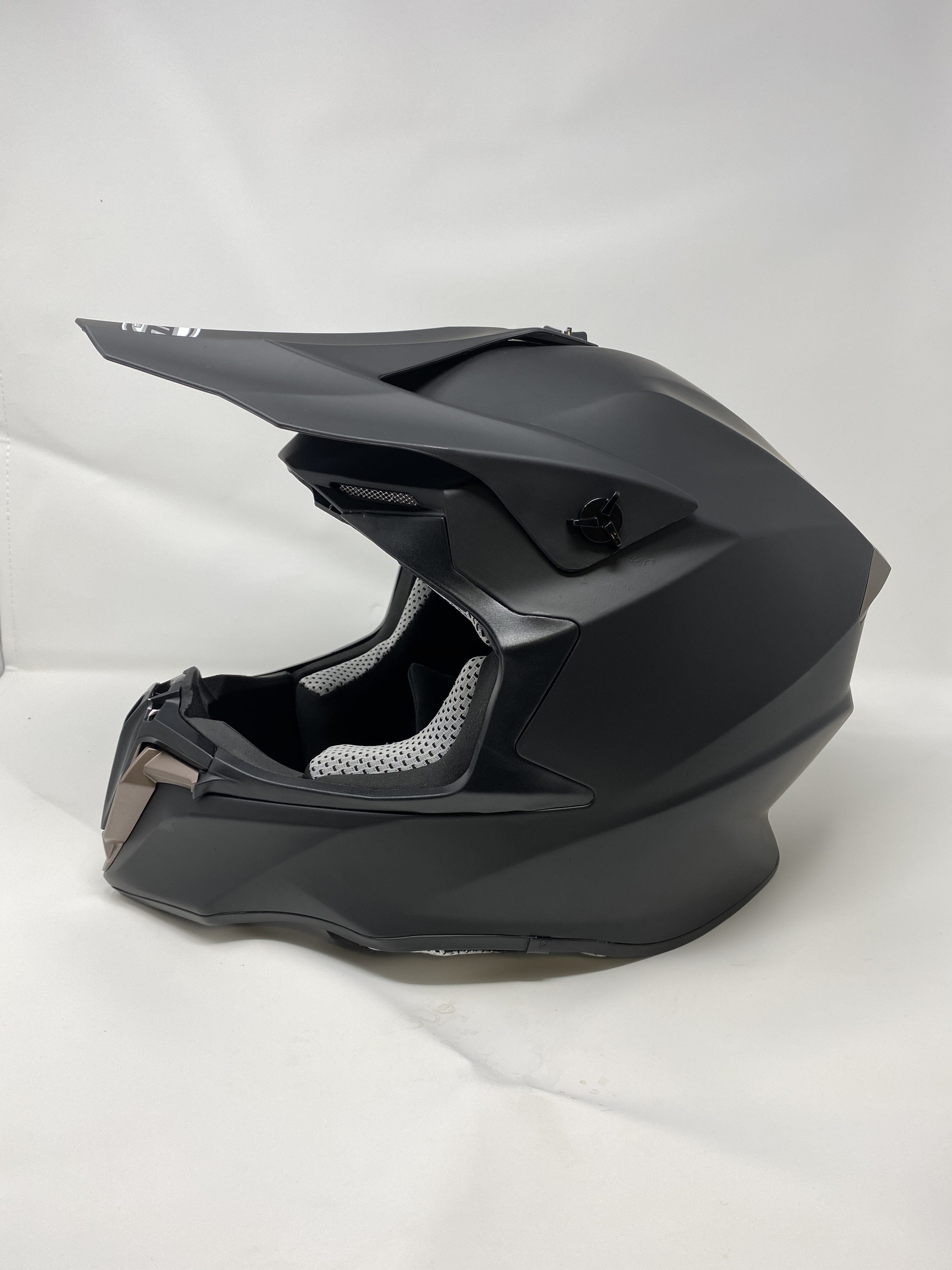 MOTOCROSS FC DOT Approved Motorcycle Helmet - Lightweight & Durable for Off-Road Racing, Motocross, and Dirt Biking Adventures