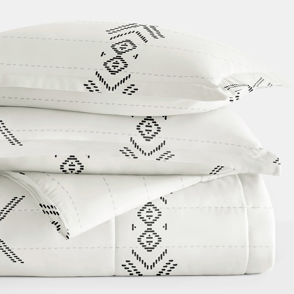 Urban Stitch Patterned Down Alternative Comforter Set - Soft Hypoallergenic Bedding for All Seasons | Perfect for Master Bedroom, Guest Room & Dorm Decor