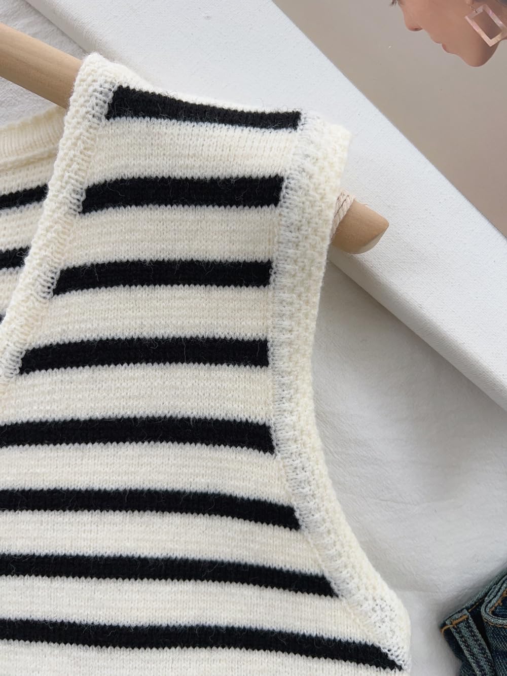 Women's Old Money Aesthetic Cropped Knit Sweater Vest - Striped V-Neck Tank Top for Women | Perfect for Layering, Office Wear & Vintage Fashion Outfits