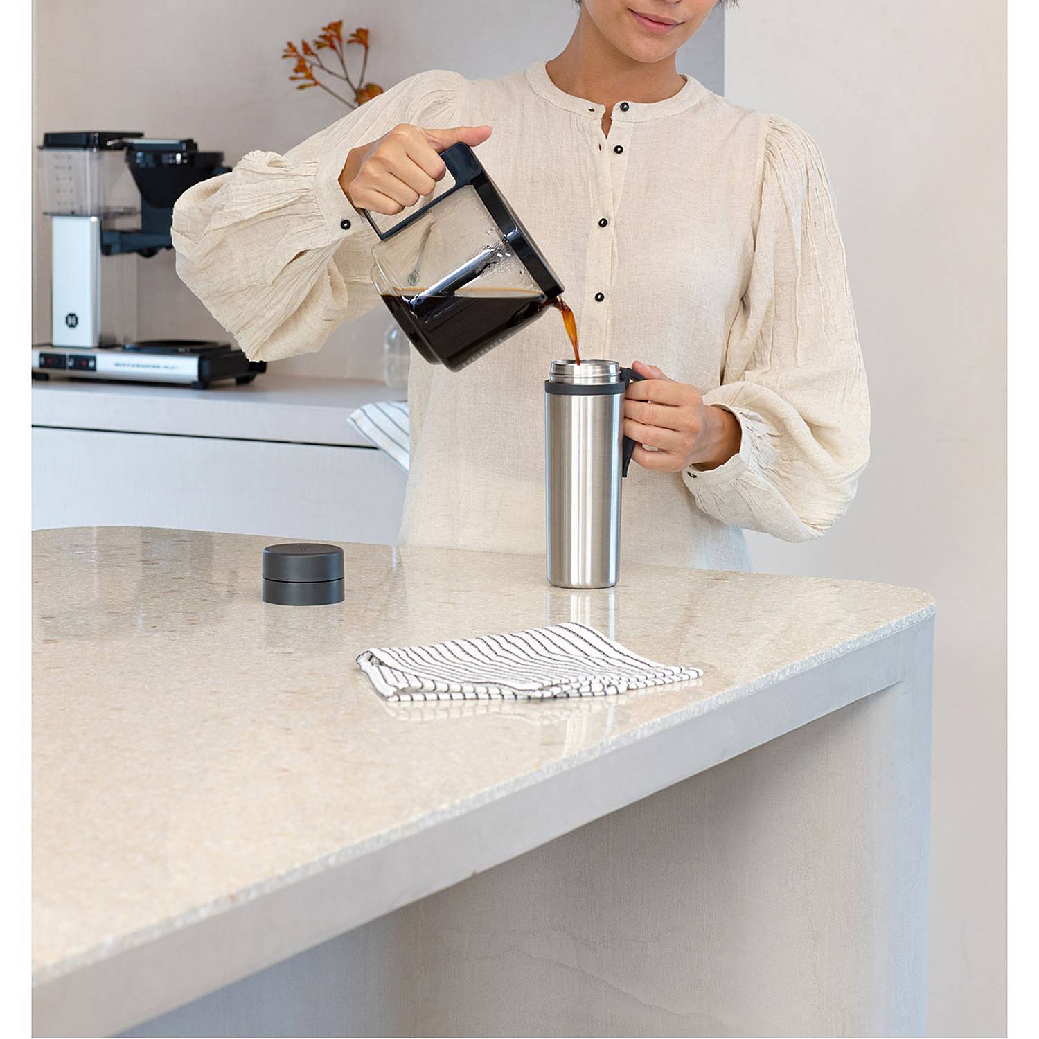 Insulated Stainless Steel Flask 0.5L (17oz) - Dark Grey - Leakproof & Double Wall Vacuum - Perfect for Coffee, Tea, or Cold Drinks On The Go, Camping, Hiking, and Outdoor Activities