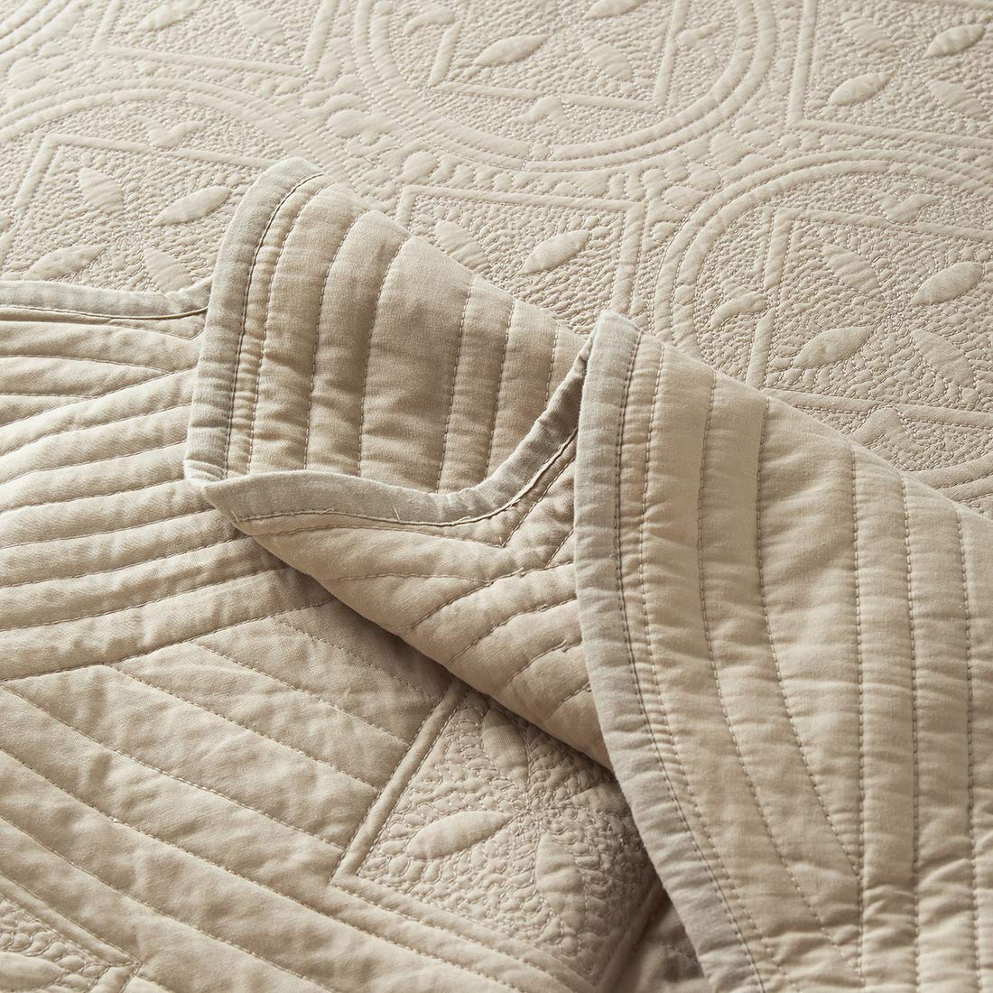 VCTOPS 3-Piece 100% Cotton Solid Quilt Set - Oversize Queen Size Embroidered Reversible Lightweight Quilted Coverlet Bedspread for All Seasons (Khaki) | Soft & Breathable Bedding for Master Bedroom, Guest Room & Dorm Decor