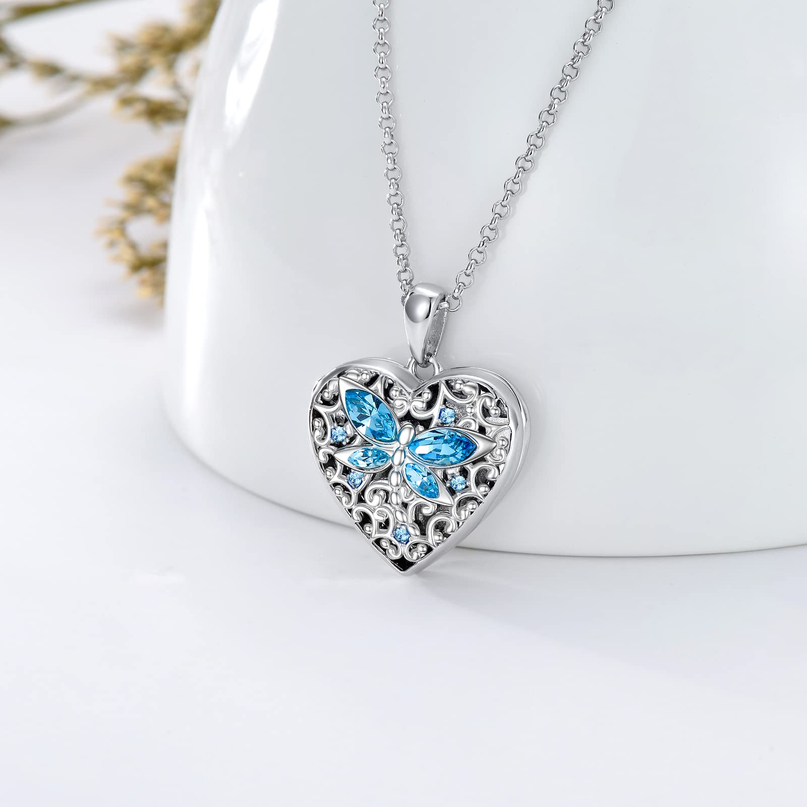 Dorunmo 925 Sterling Silver Heart Locket Necklace - Holds 2 Photos Inside, Engravable Keepsake Jewelry for Women - Perfect Gift for Anniversary, Valentine's Day & Mother's Day