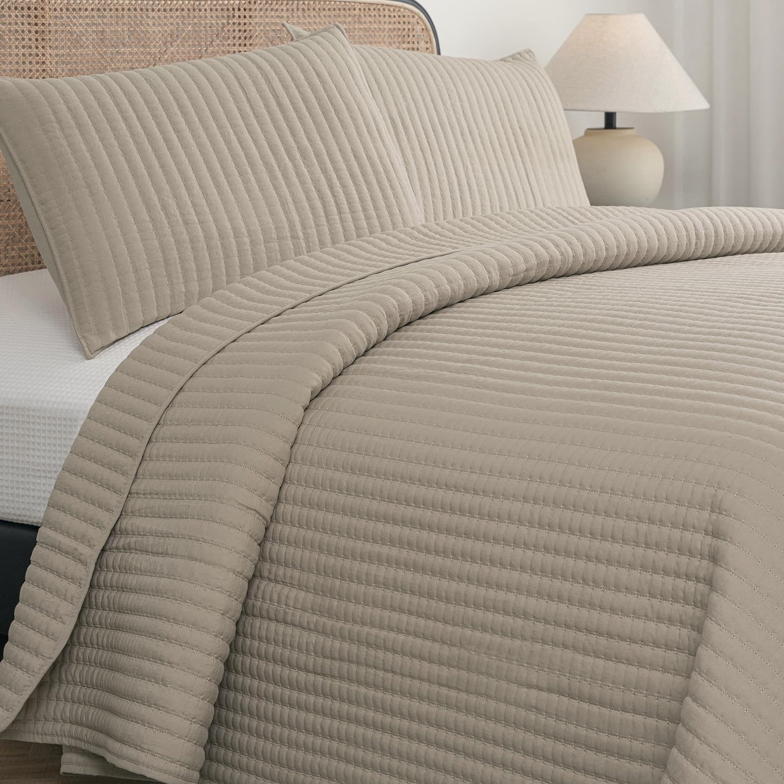 Petrichor Taupe Queen Size Quilt Bedspread - Pre-Washed Lightweight All-Season Comforter Set | Ultra Soft & Breathable 3-Piece Bedding (90x96