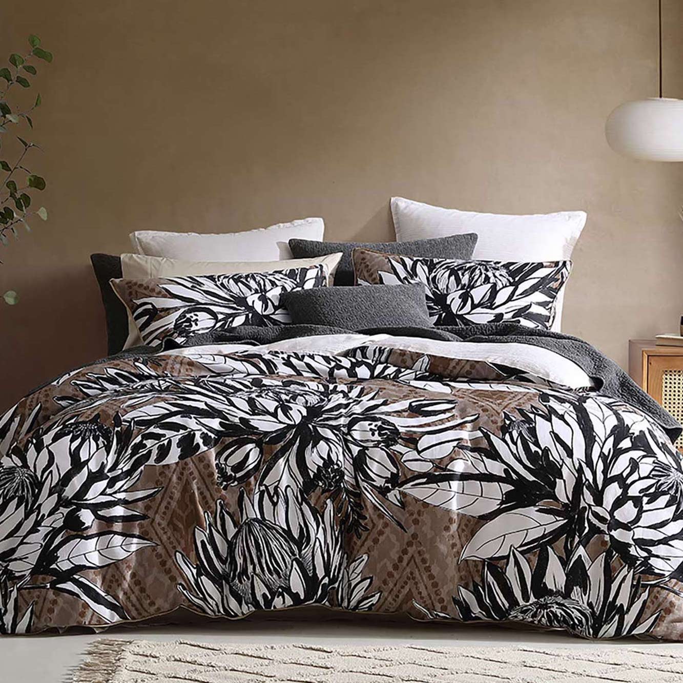 Luxury Hinton Quilt Cover Set by Logan & Mason - Queen Size Bedding Set with Premium Cotton Fabric - Perfect for Master Bedroom, Guest Room & Cozy Home Decor