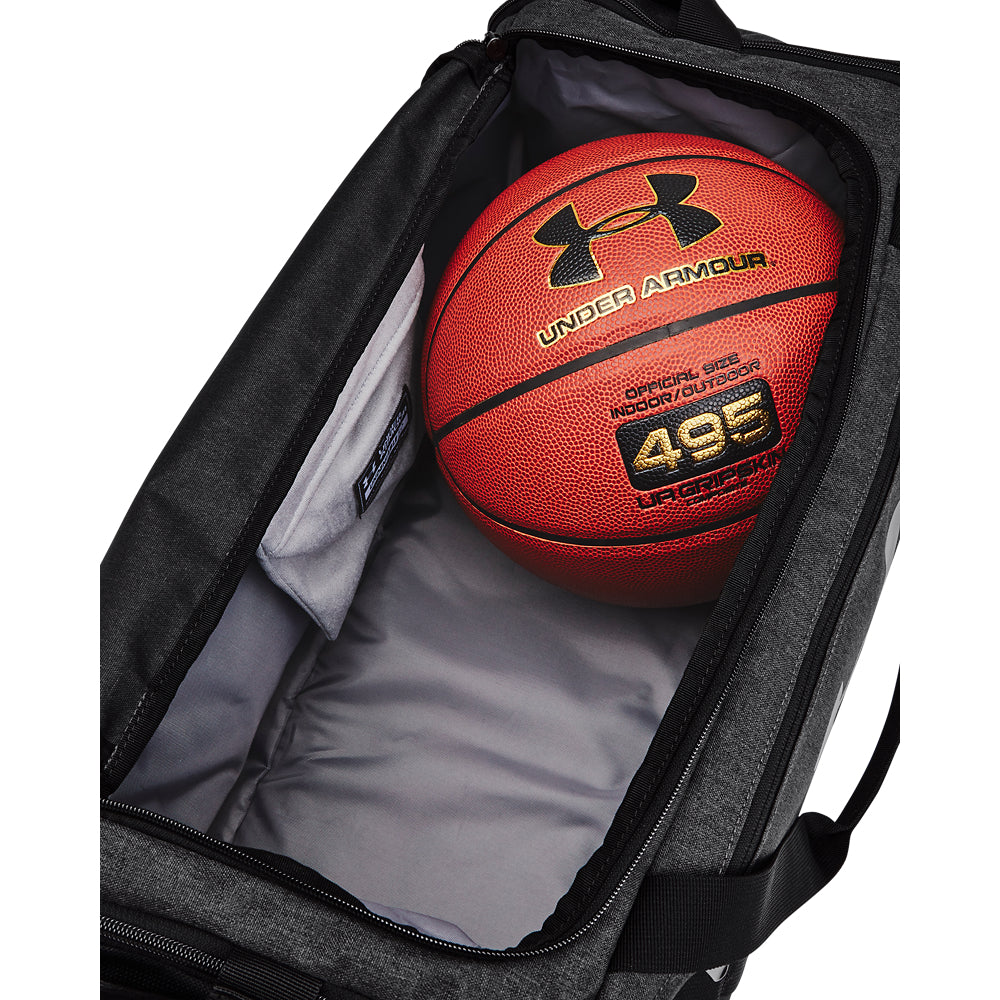 Under Armour Undeniable 5.0 Small Duffle Bag - Lightweight Gym Bag for Men & Women - Perfect for Workouts, Travel & Sports Gear Storage