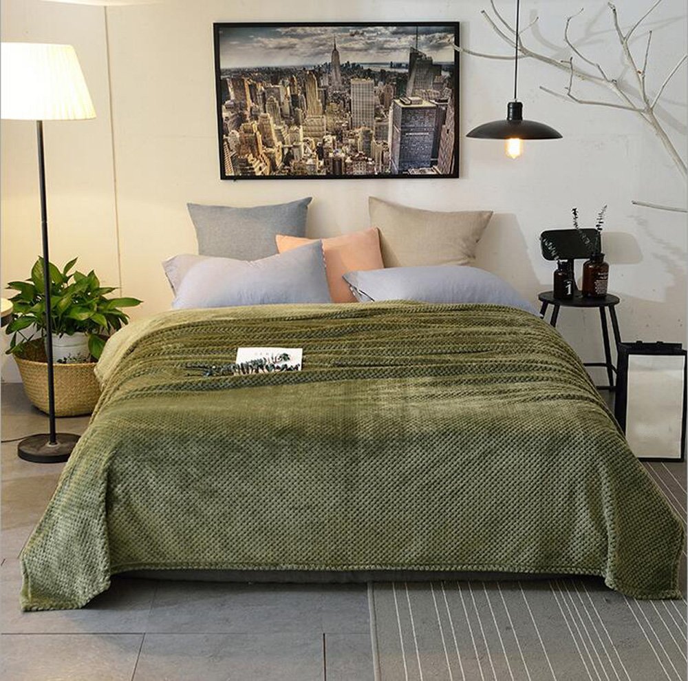 Premium Solid Flannel Fleece Blanket - Ultra Soft Lightweight Microfiber Plush Blanket for Bed, Couch & Travel - Warm Polar Blanket in Olive Green (Full Size) - Perfect for Winter Nights, Camping & Cozy Home Decor