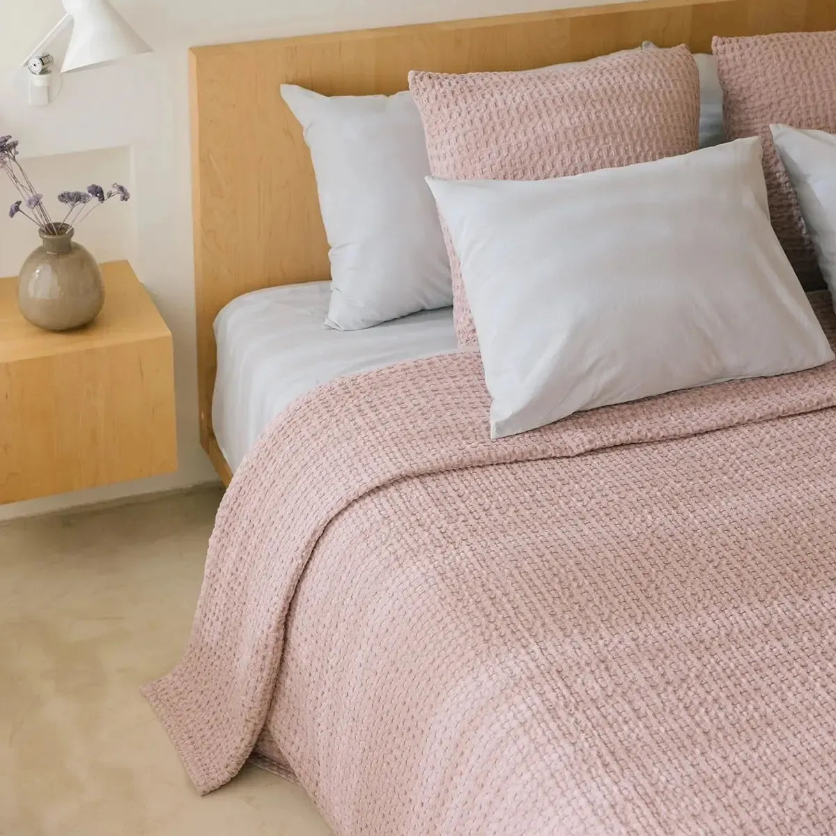 Santa Luzia Waffle Bedspread - Soft Pink Waffle Weave Blanket for Bedroom Decor | Cozy Throw for Couch, Guest Room & Dorm
