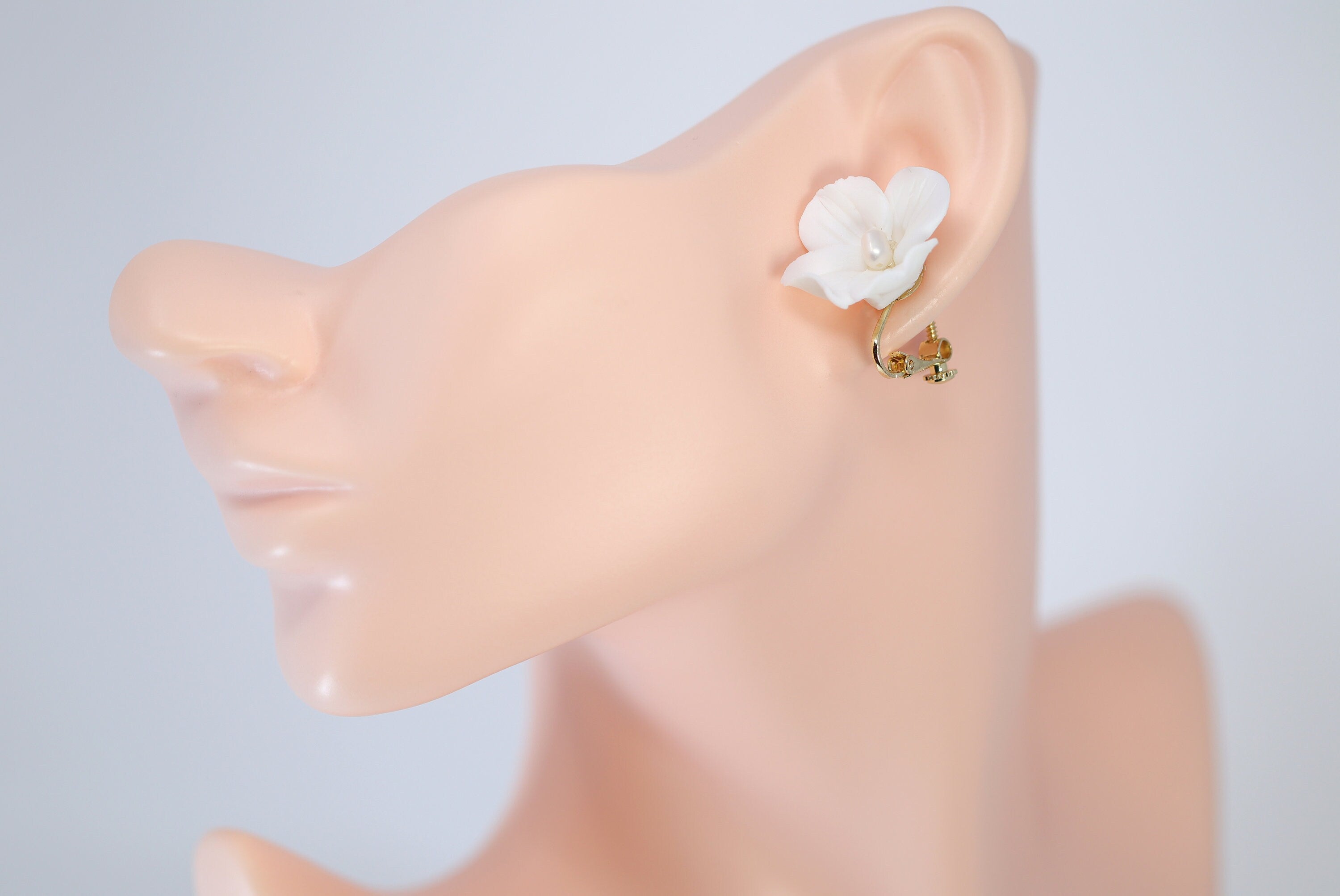 Clip-On Ceramic White Flower Pearl Stud Earrings for Women - Natural Pearl Bridal Jewelry, Wedding Statement Earrings - Perfect for Brides, Prom, Parties & Special Occasions