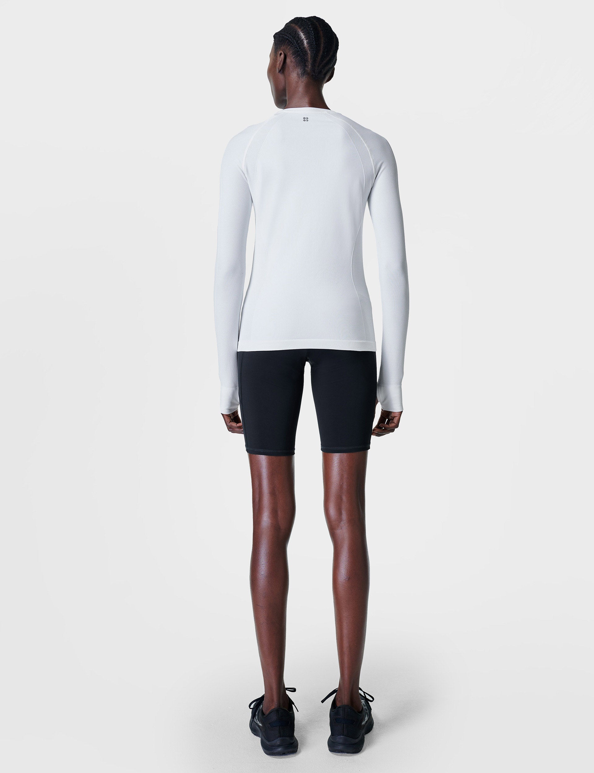 High-Performance Seamless Workout Long Sleeve Top for Athletes - Breathable & Moisture-Wicking White Fitness Shirt - Ideal for Gym, Running & Yoga Training