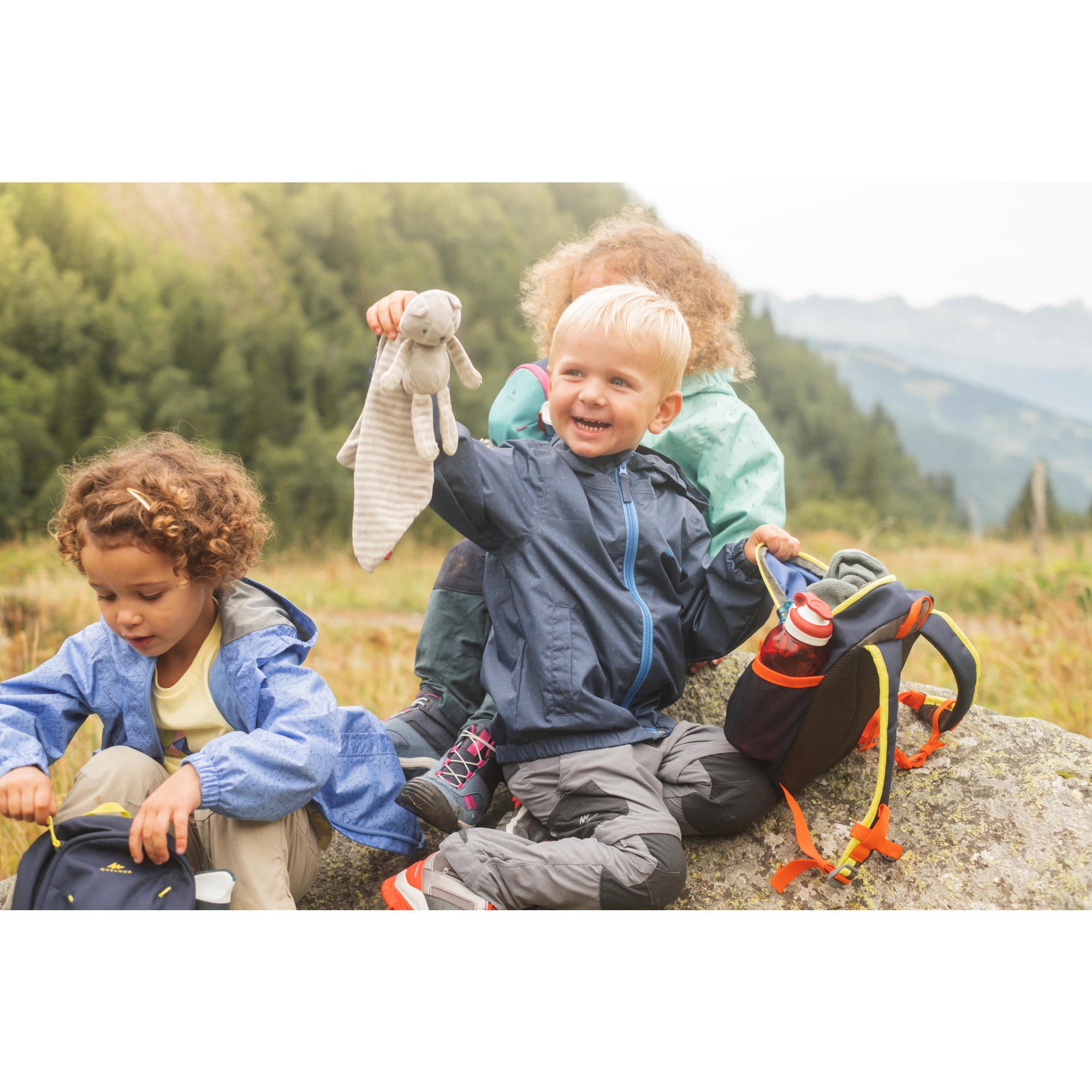 Quechua MH100 5L Kids Hiking Backpack - Lightweight Outdoor Daypack for Boys & Girls - Perfect for School, Camping & Adventure Travel
