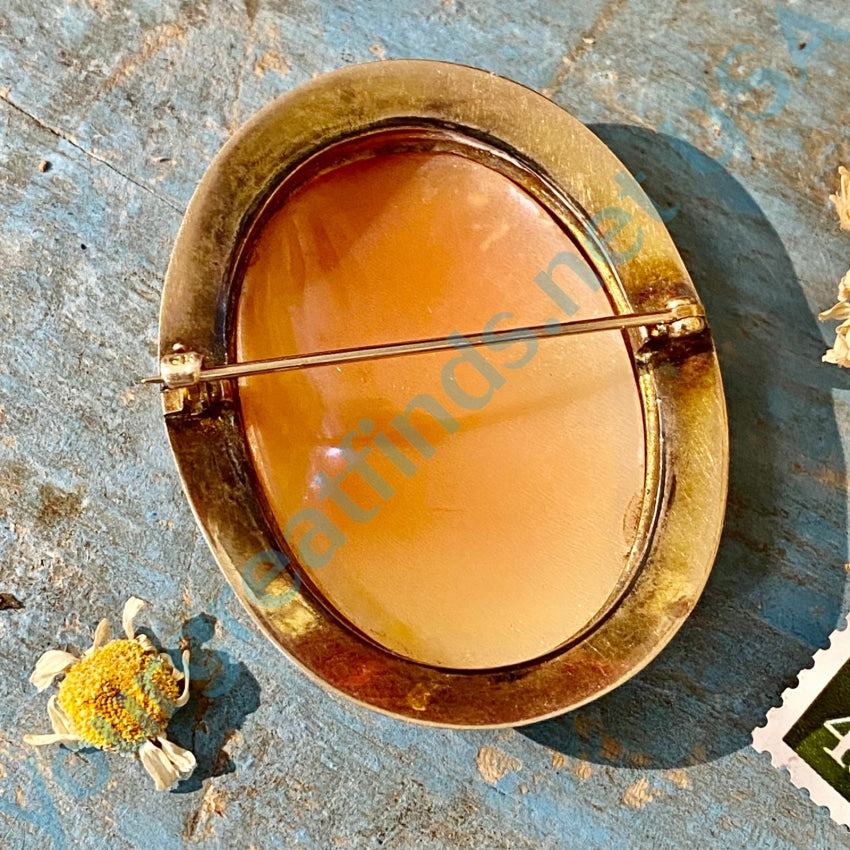 Exquisite Italian Hand-Carved Cameo Brooch in 10K Yellow Gold - Vintage Jewelry for Women, Perfect for Weddings, Anniversaries & Special Occasions