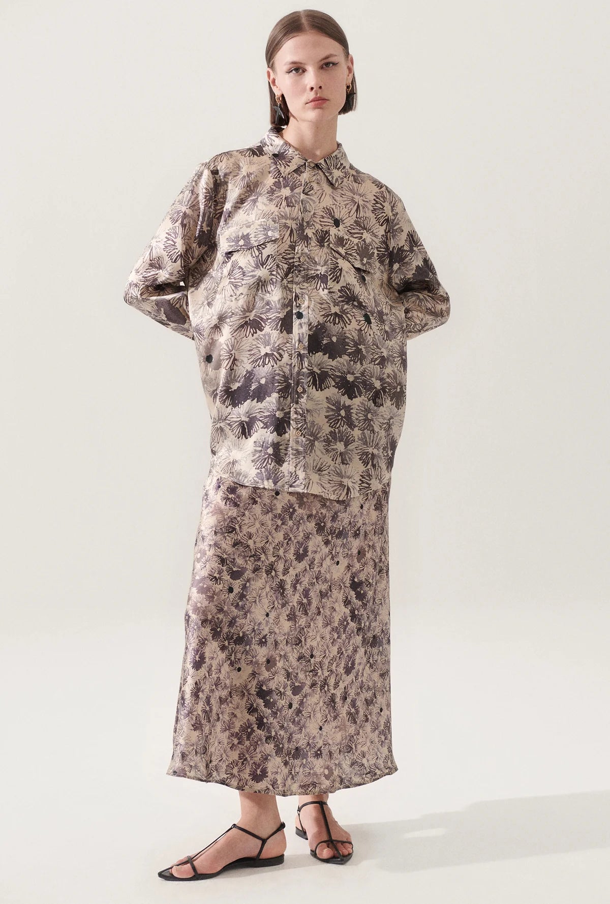 Stylish Boyfriend Shirt with Aster Floral Print - Perfect for Casual Outfits, Date Nights & Layering