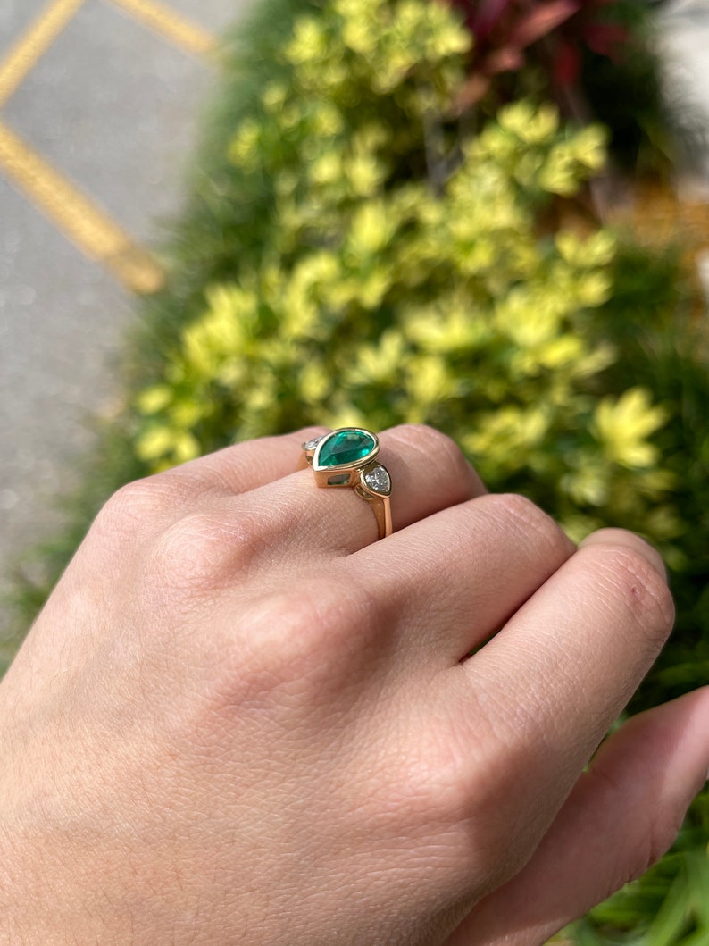 2.67tcw 14K Gold Emerald and Diamond Three Stone Ring - Pear Cut & Heart Cut Gypsy Style for Engagement, Wedding, Anniversary Gift (Ideal for Romantic Occasions)