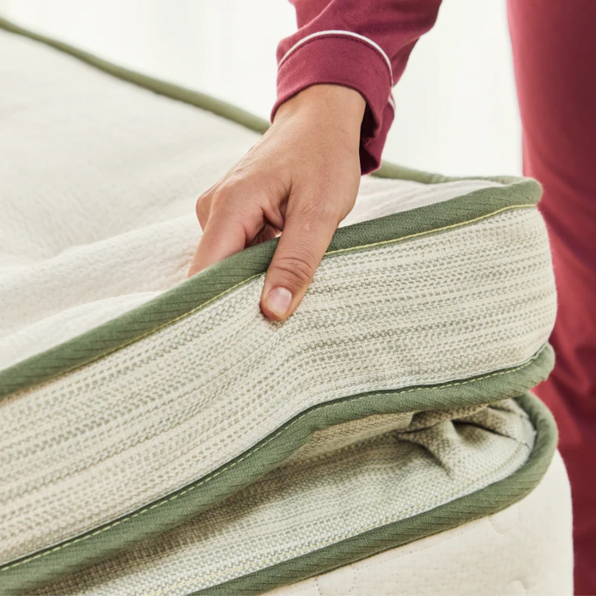 Avocado Green Mattress - Organic & Eco-Friendly Latex Hybrid Mattress for Back Pain Relief | Perfect for Side, Back & Stomach Sleepers | Sustainable & Non-Toxic Bedding Solution