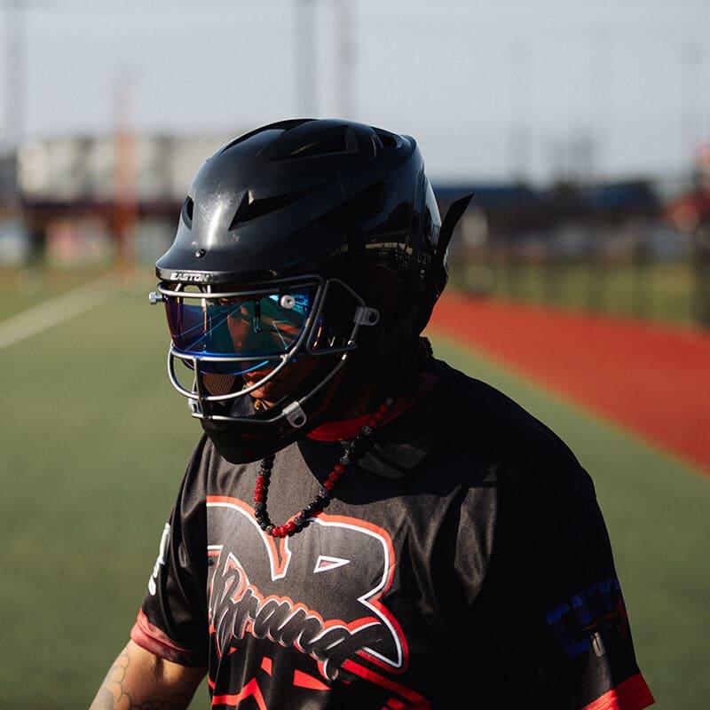 Easton Hellcat Fastpitch Softball Helmet with Visor - Lightweight & Durable for Youth & Adult Players - Perfect for Games, Practice & Training