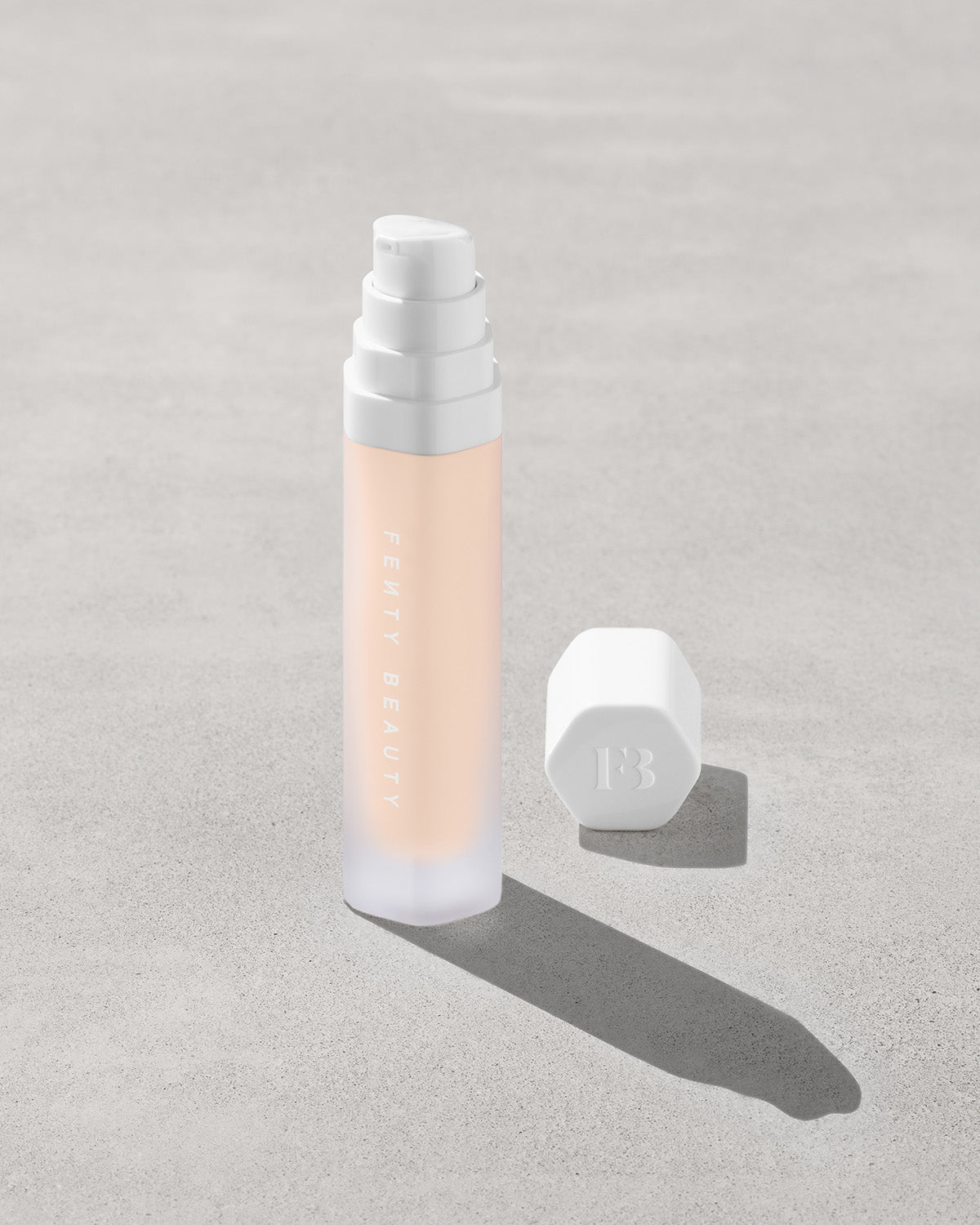 Soft'lit Naturally Luminous Longwear Foundation - 100% Natural, Lightweight & Buildable Coverage for Flawless All-Day Wear | Perfect for Daily Makeup & Special Occasions