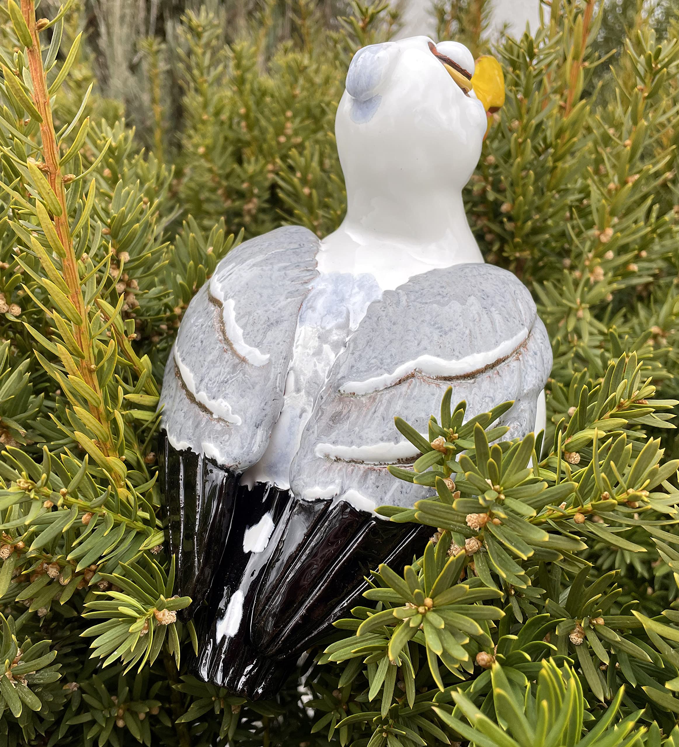 Handmade Frostproof Ceramic Seagull Lawn Stake - Unique Outdoor Garden Statue Decor for Women & Men - Perfect Gift for Gardeners, Yard & Patio Decoration - Ideal for Coastal, Beach & Backyard Themes