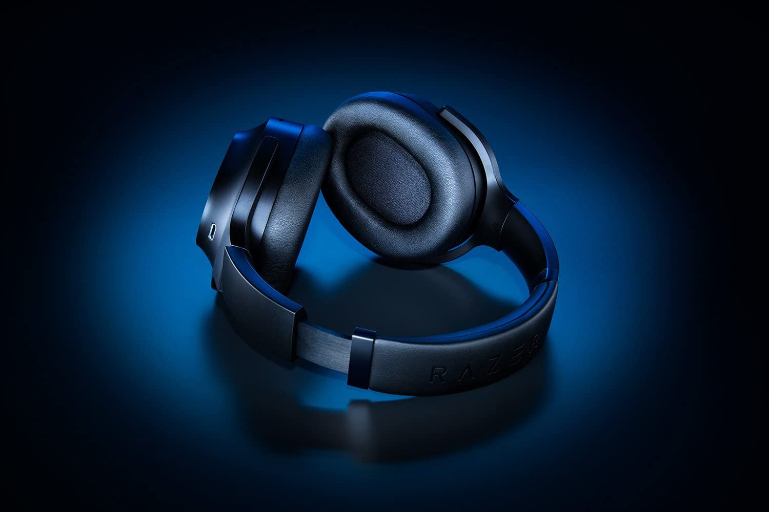 Razer Barracuda Pro Wireless Gaming Headset with Hybrid ANC - THX AAA Audio, 50mm Drivers, 40Hr Battery for PC, PS5, Nintendo Switch, Android & iOS - Perfect for Competitive Gaming, Streaming & Mobile Use