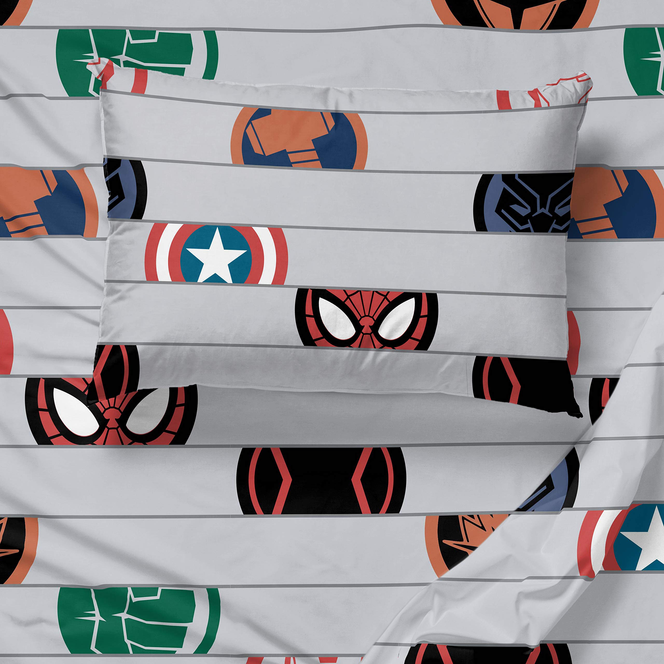 Marvel Avengers Twin Bedding Set 5-Piece - Super Soft Microfiber Comforter & Sheet Set - Official Licensed Marvel Product - Fade Resistant - Perfect for Kids' Room & Superhero Themed Bedroom Decor