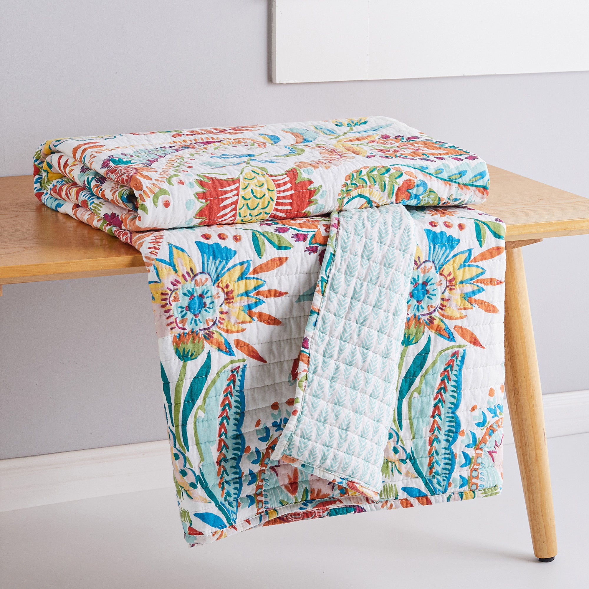 Maravilla Quilted Throw Blanket - Soft Cozy Bedspread for Couch, Sofa & Bed - Perfect for Winter Nights, Home Decor & Gift Ideas