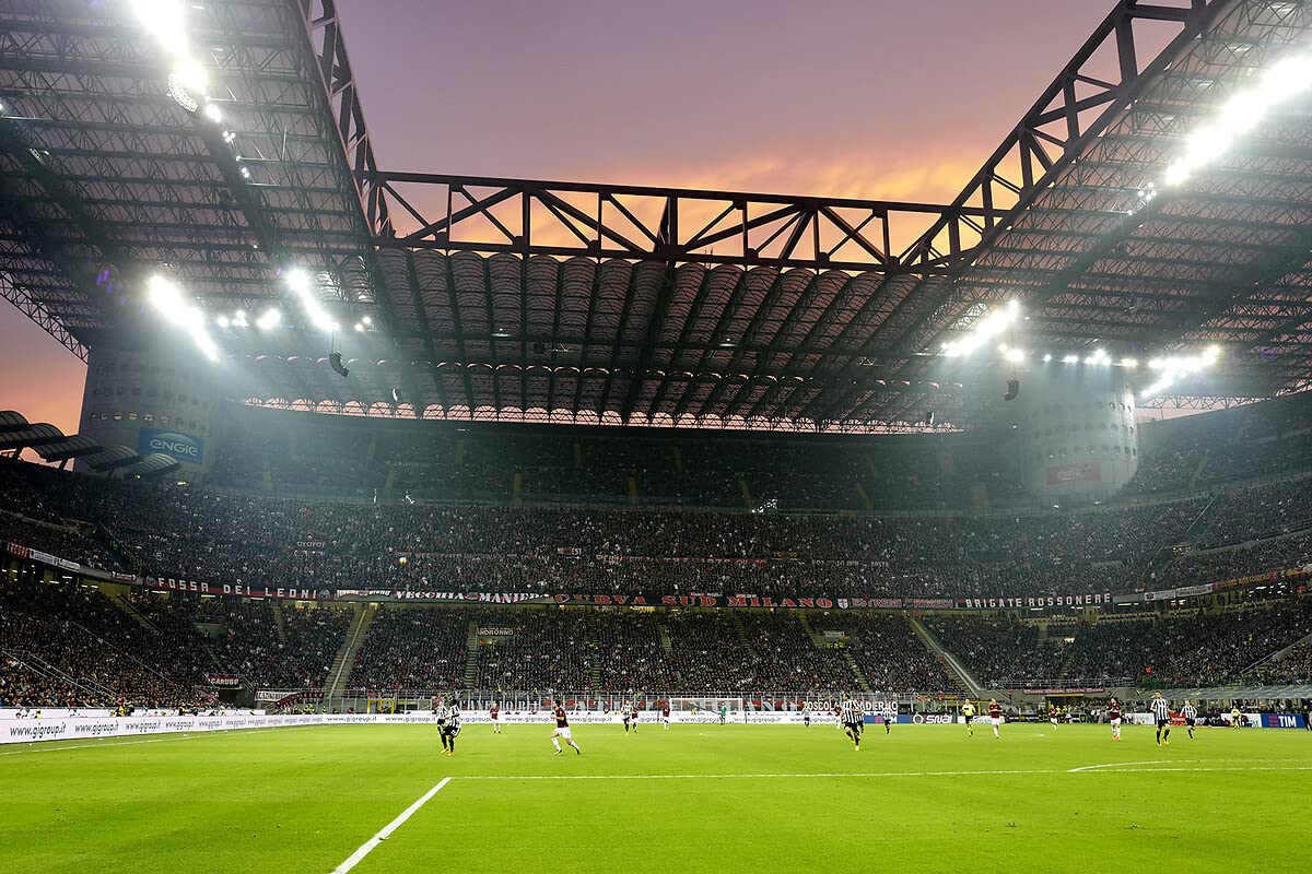Tick&Box - Cofanetto Regalo AC Milan Classic - 2 Biglietti per 1 Partita - Regalo Perfetto per Tifosi del Calcio
