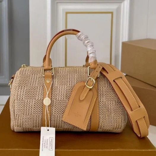 Trendy Straw Crossbody Bag for Women - Boho Chic Summer Handbag - Perfect for Beach, Vacation & Outdoor Adventures