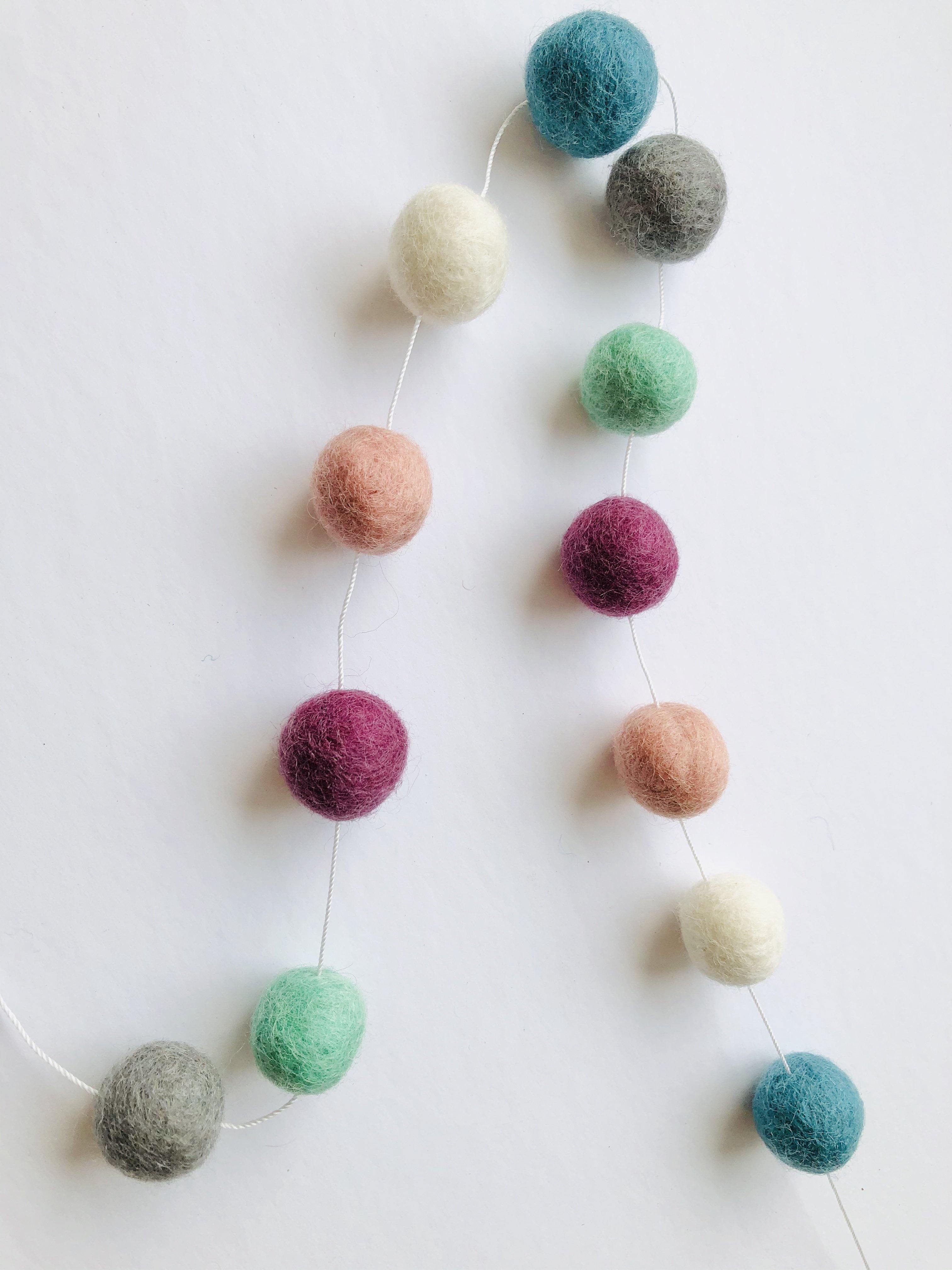 Elegant Jewel Tone Garland - Vibrant Decorative String for Weddings, Parties & Home Decor