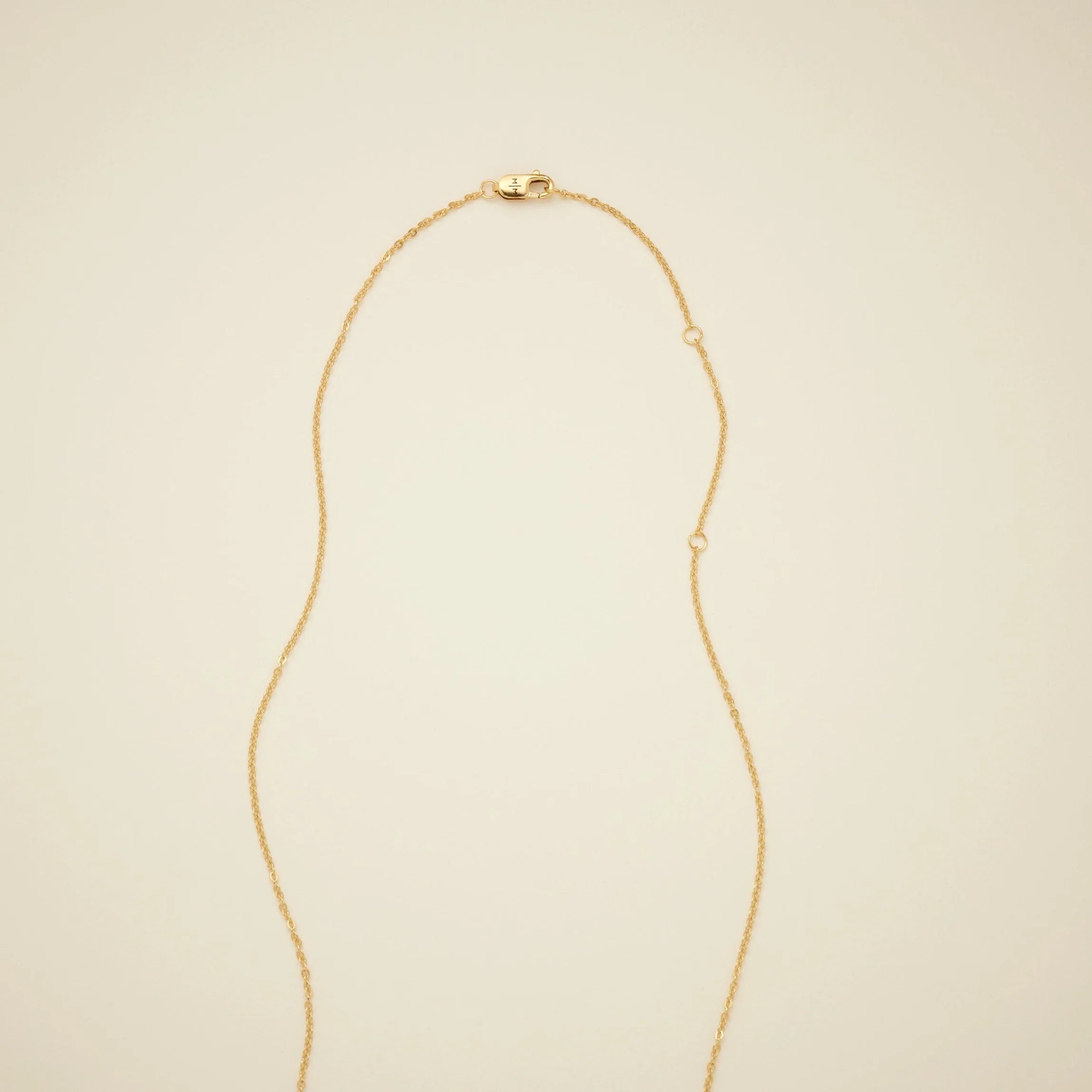 Gold Filled Mama Mini Zola Disc Necklace - Elegant Layering Necklace for Women, Dainty Gold Pendant Jewelry Gift for Mom, Perfect for Everyday Wear & Special Occasions