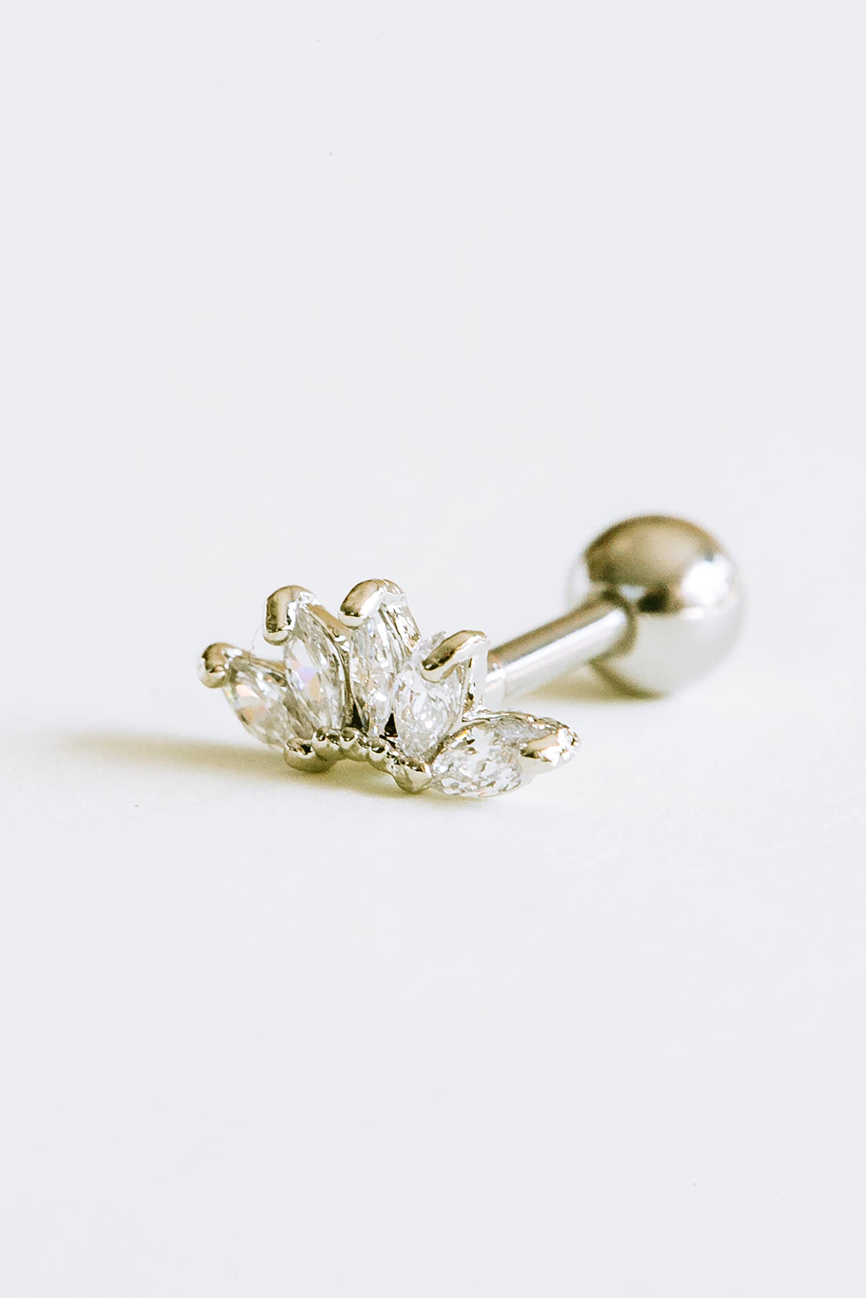 Heart Queen Round Fire Princess Crown Tiara Studs Pierced Earring Barbell Piercing - Perfect for Parties, Cosplay, and Gothic Fashion Accessories