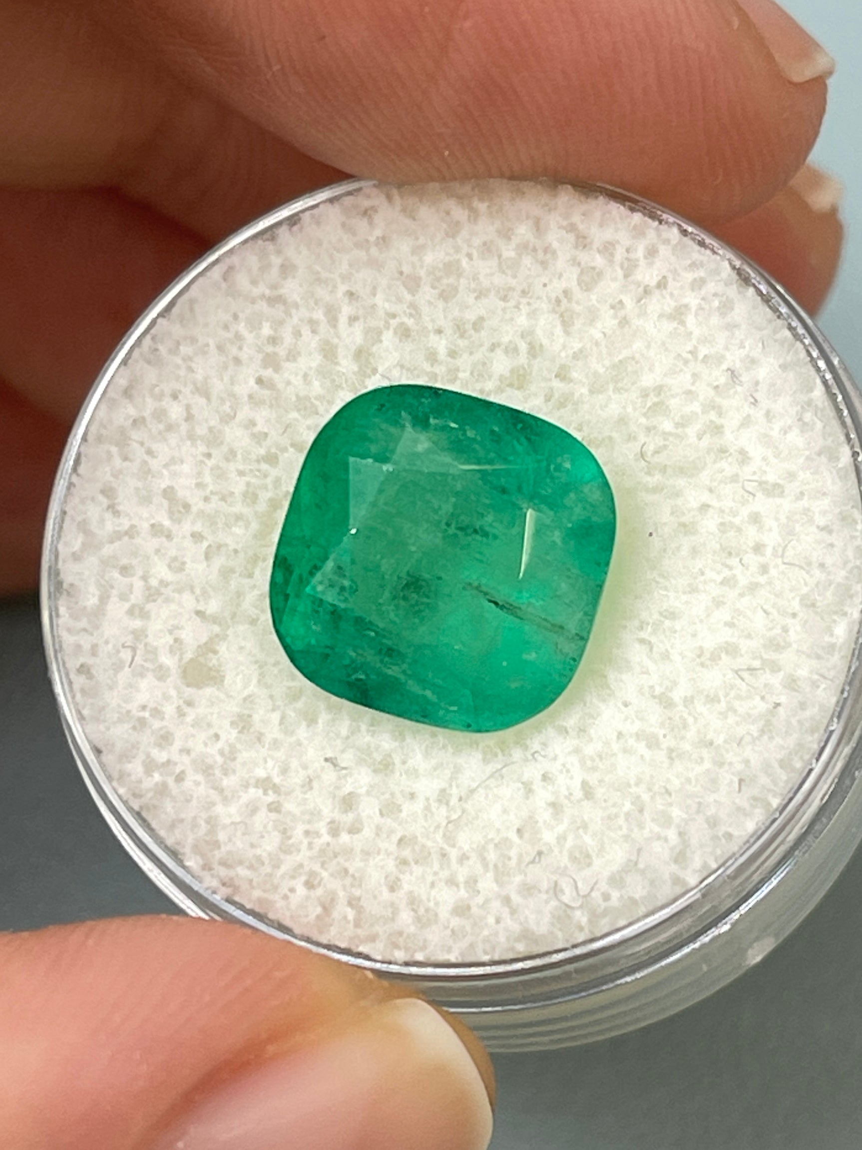5.33 Carat Natural Colombian Emerald Gemstone - 10.8x10.7mm Earthy Green Loose Cushion Cut for Jewelry Making, Engagement Rings & Luxury Gifts