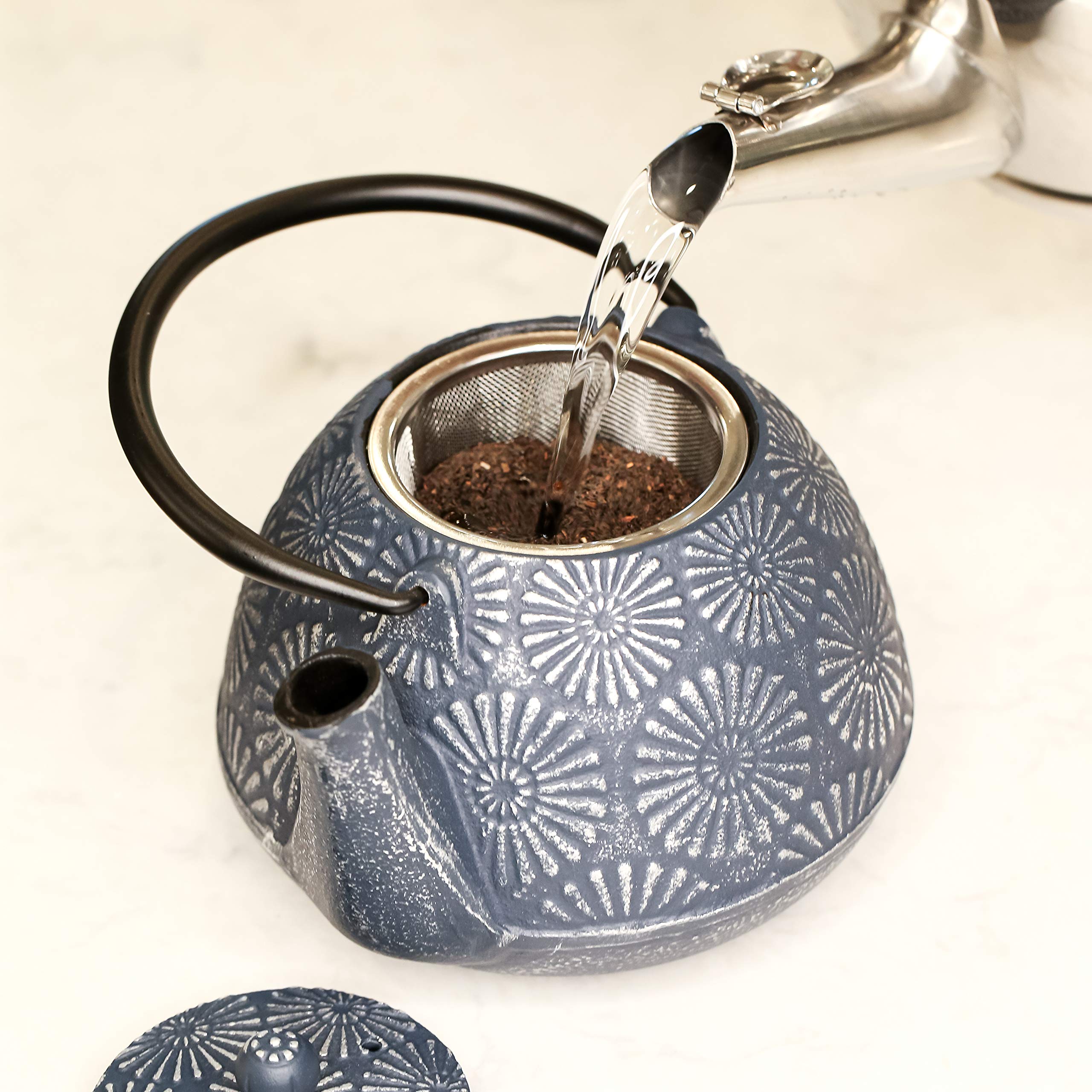 Frieling Hani Blue/Silver Cast Iron Teapot with Stainless Steel Infuser - 40 oz Japanese Style Tea Pot for Loose Leaf Tea - Perfect for Home, Office & Tea Ceremonies