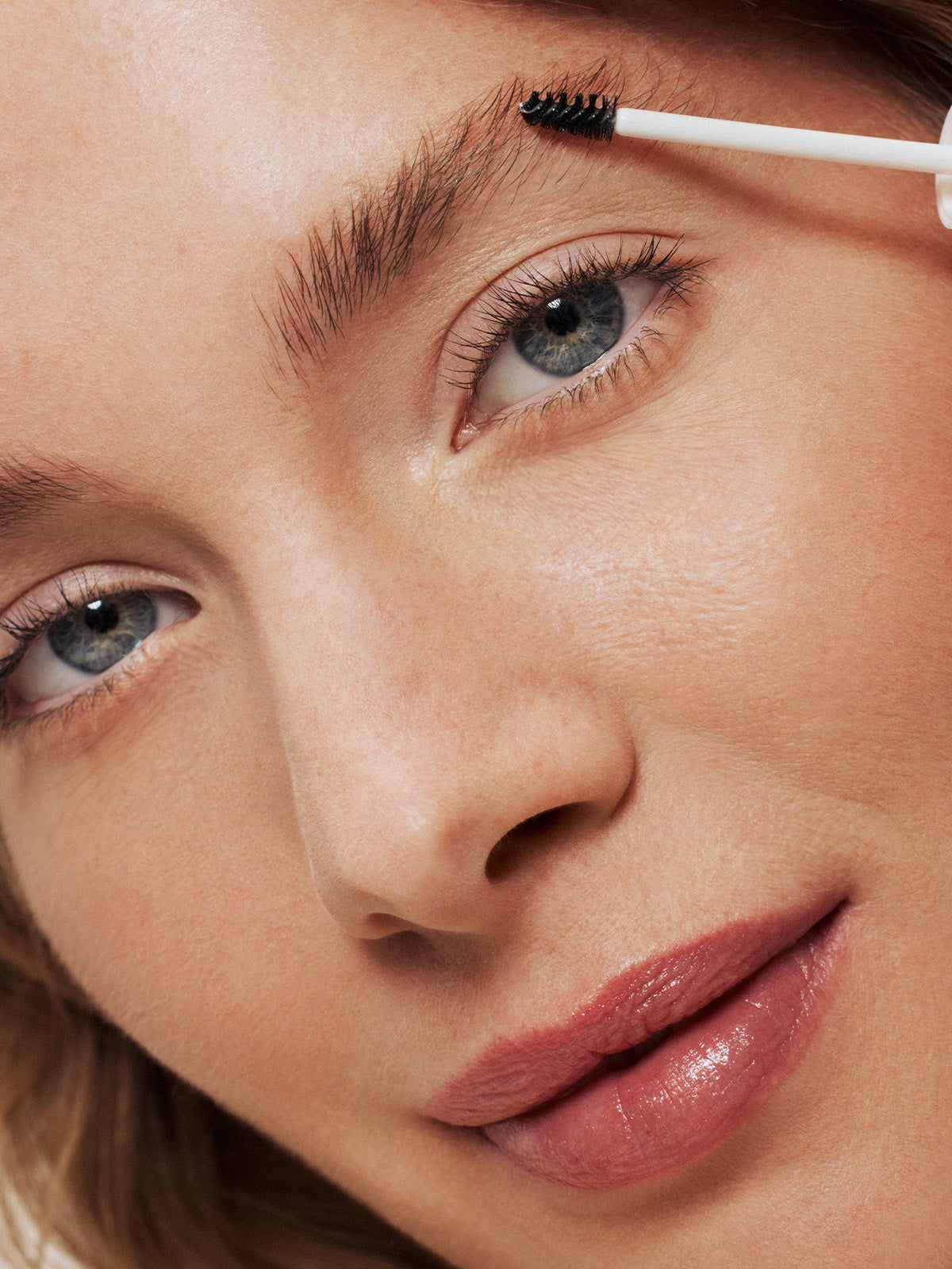 Natural Eyebrow Gel for Defined Brows - Waterproof & Smudge-Proof - Perfect for Daily Makeup & Special Occasions