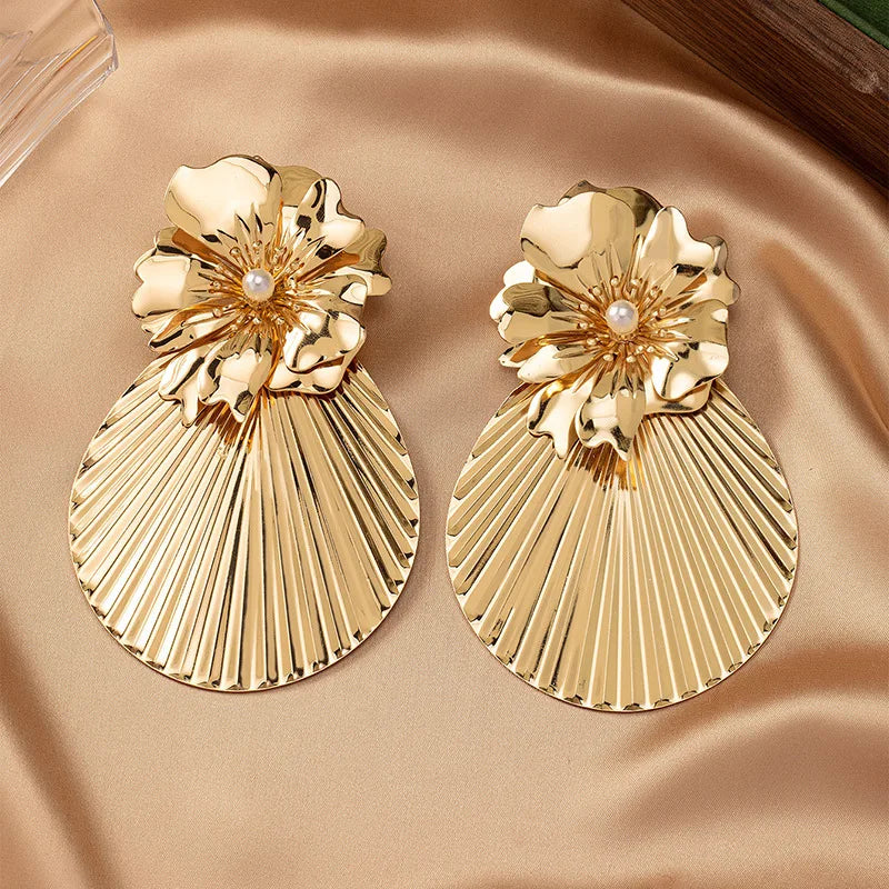 24K Gold Plated Flower Pendant Necklace for Women - Elegant Jewelry Gift for Birthday, Anniversary & Valentine's Day - Perfect for Parties, Weddings & Special Occasions
