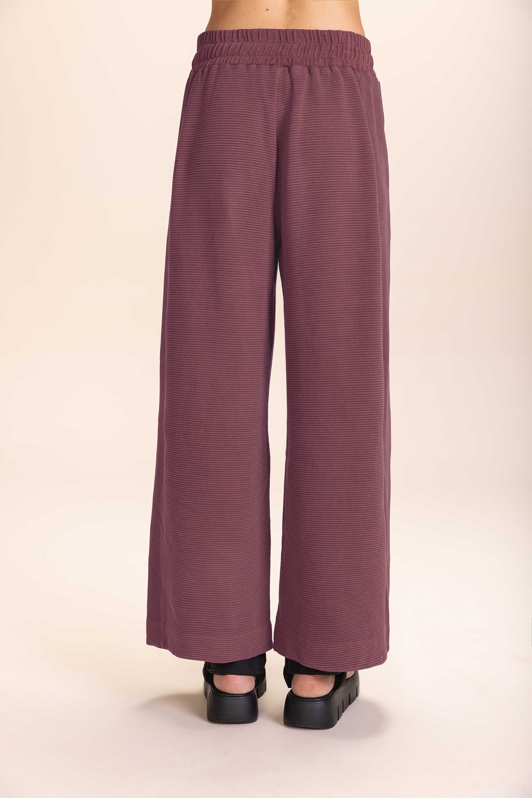 Stylish Ribbed Washed Crop Pants for Women - High Waist Comfortable Lounge Pants - Perfect for Yoga, Workout & Casual Wear