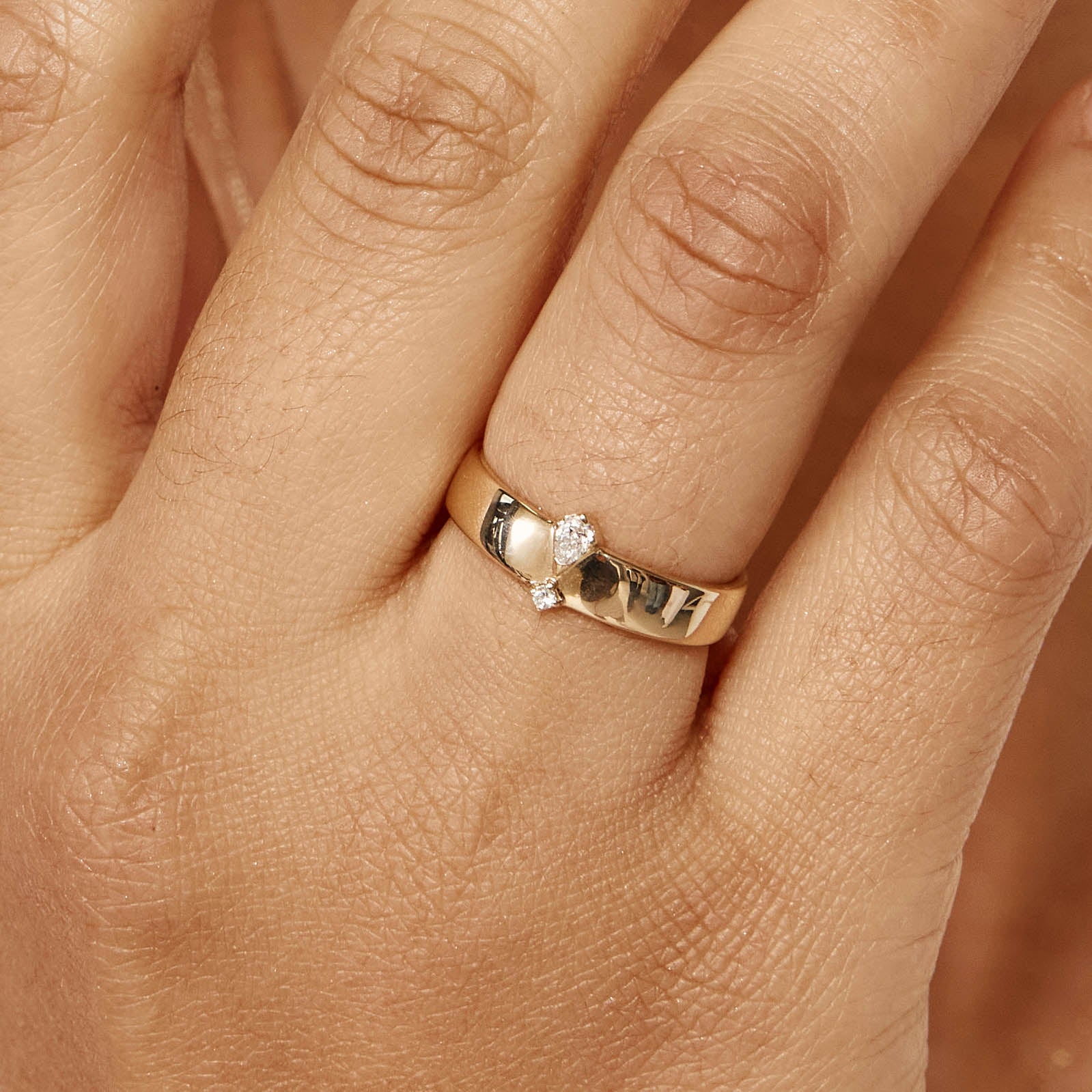 10K Gold Lab-Grown Diamond Kite Band Ring - Elegant Stackable Jewelry for Weddings, Anniversaries & Everyday Wear