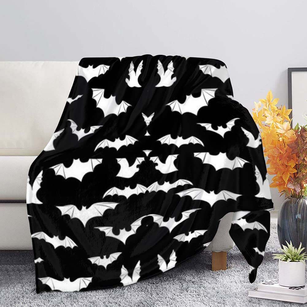 Xhuibop Bat Halloween Throw Blankets - 59x79 Inch Soft Flannel Plush Blanket for Women, Microfiber Quilted Bedding, Machine Washable - Perfect for Bedroom Decor, Cozy Couch Throws & Halloween Party Decorations
