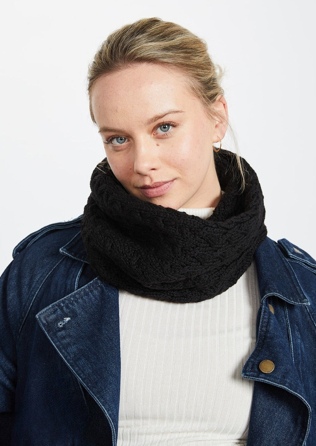 Aran Infinity Cable Knit Scarf - Soft Warm Winter Wrap for Women & Men | Black | Perfect for Cold Weather, Outdoor Activities & Fashion Accessories