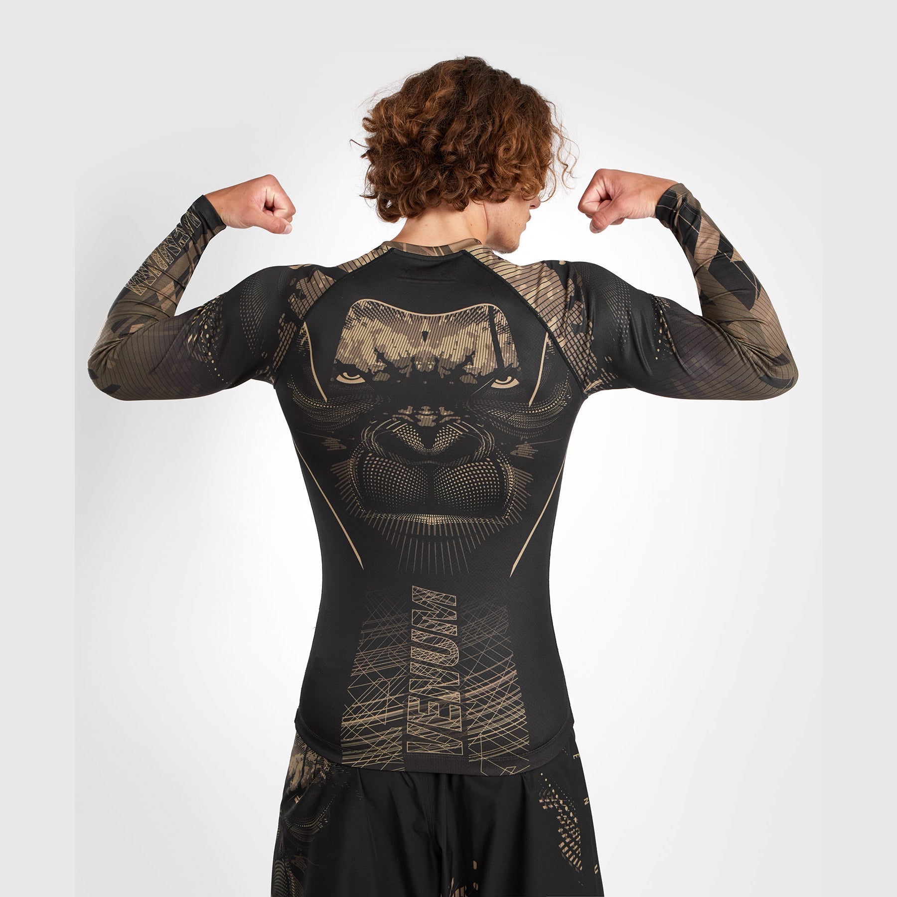 Venum Gorilla Jungle Rashguard Long Sleeves - Black/Sand - MMA, BJJ & Grappling Training Shirt for Men - Moisture Wicking & UV Protection