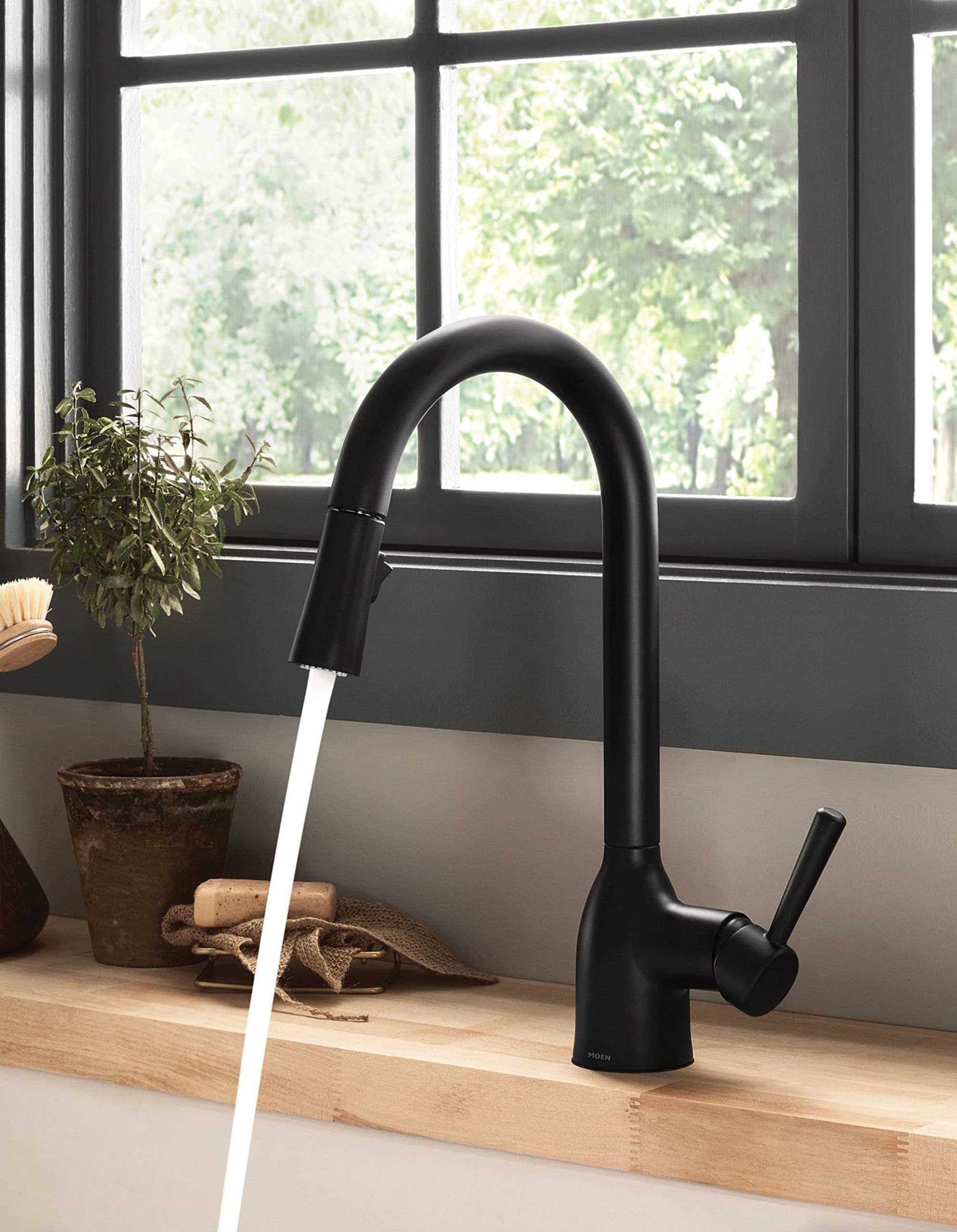 Moen Adler Matte Black One-Handle High Arc Kitchen Faucet with Power Clean Spray Technology - Modern Pull Down Sprayer Faucet Model 87233BL - Perfect for Contemporary Kitchens and Busy Home Chefs