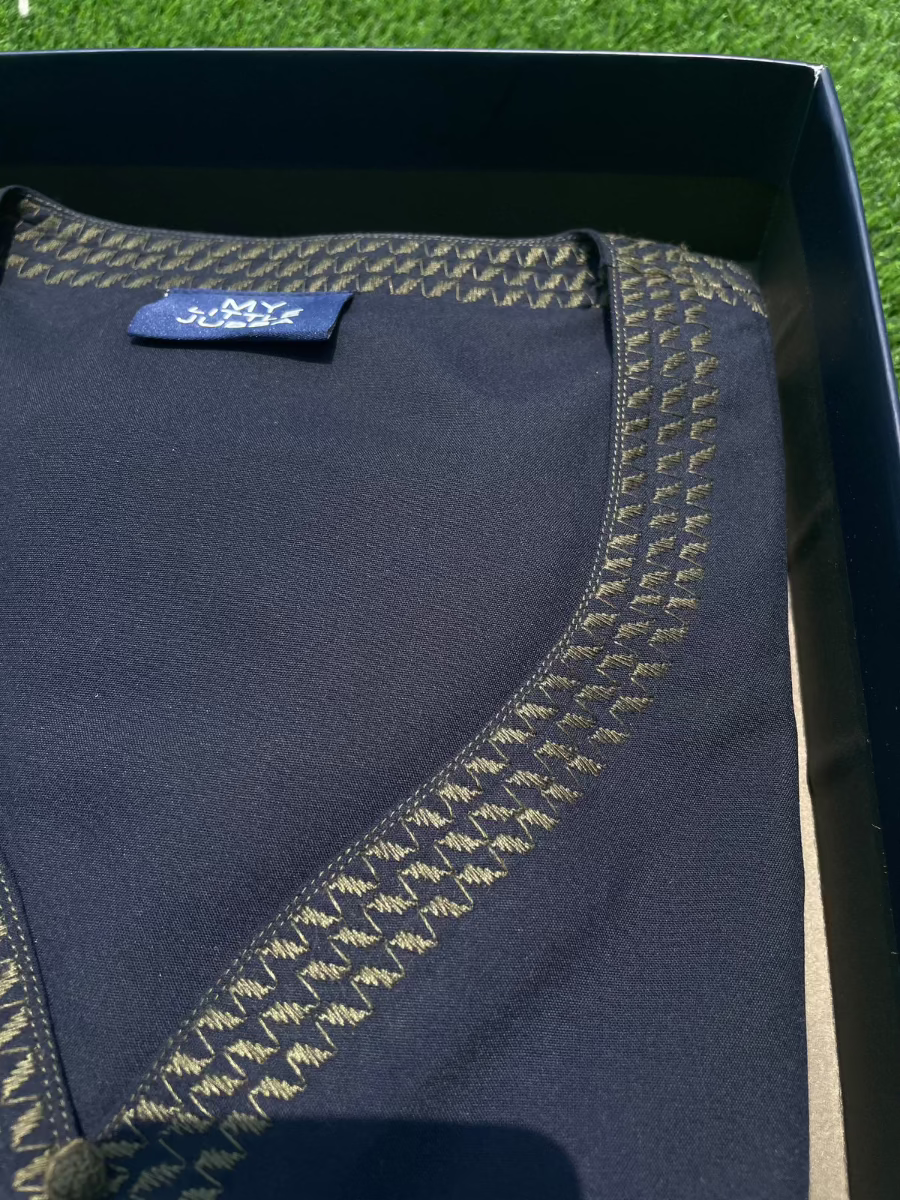 Men's Navy Blue Thobe with Olive Embroidery - 3/4 Sleeve Islamic Prayer Robe - Perfect for Eid, Mosque & Special Occasions